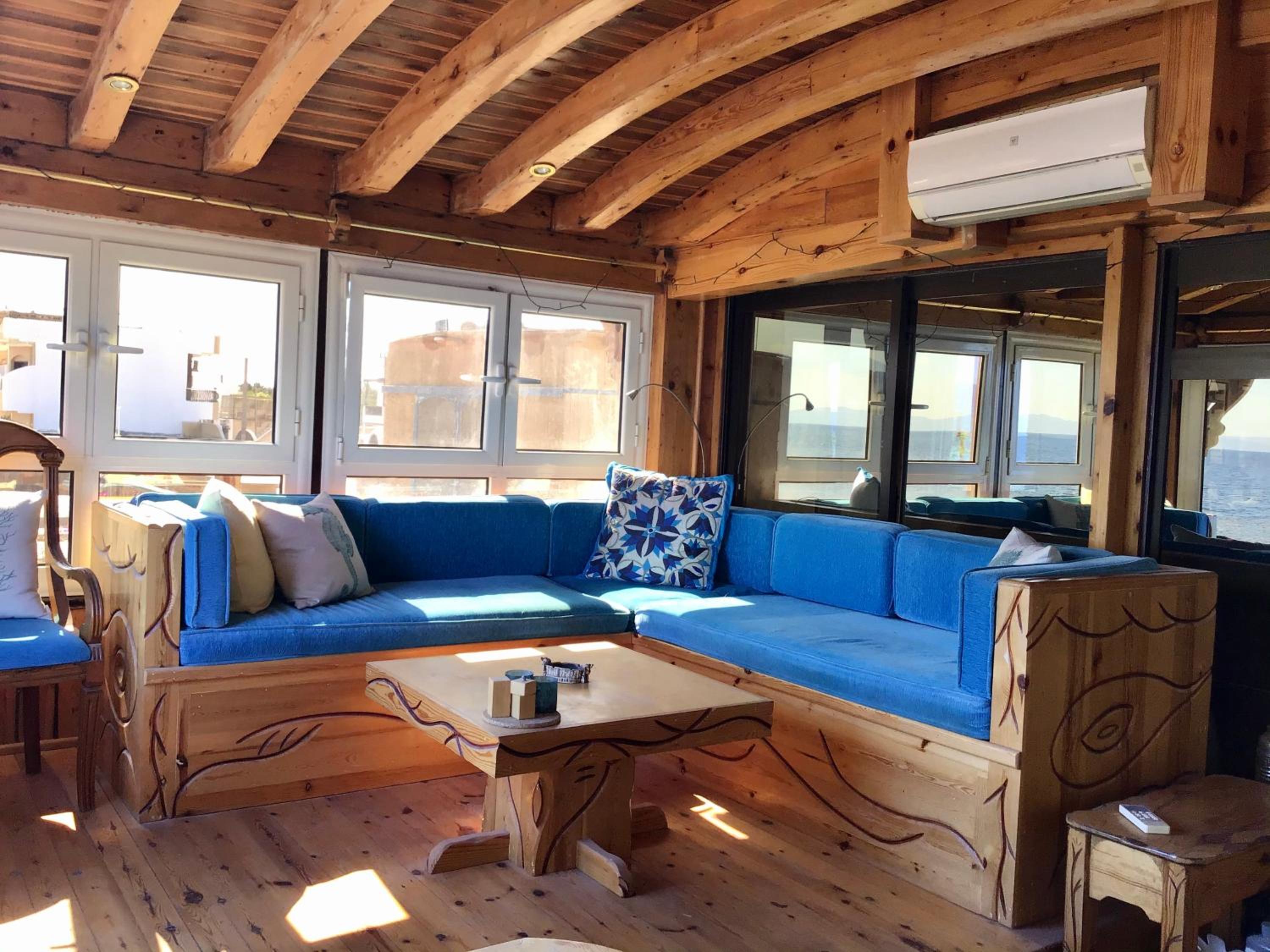 Villa Kon Tiki with private beach view 4