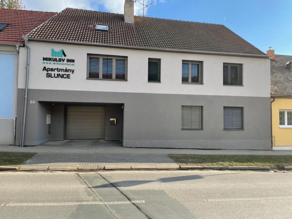Hotel Mikulov Inn - Apartments Slunce - Image 1