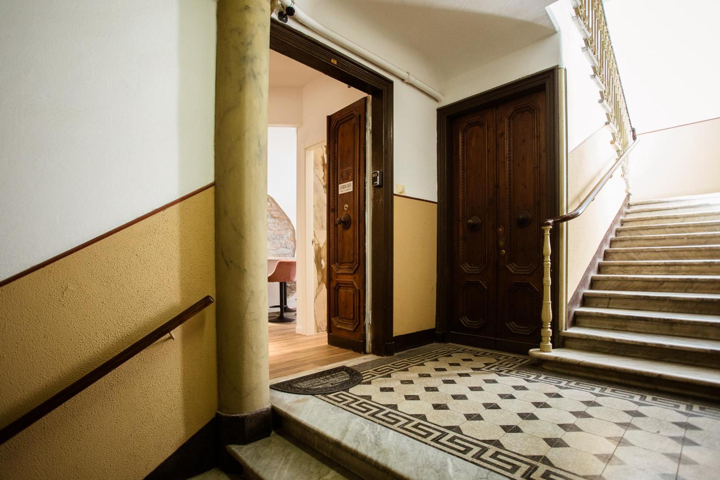 Hotel Design Suite Cinque Terre La Spezia - Image 1