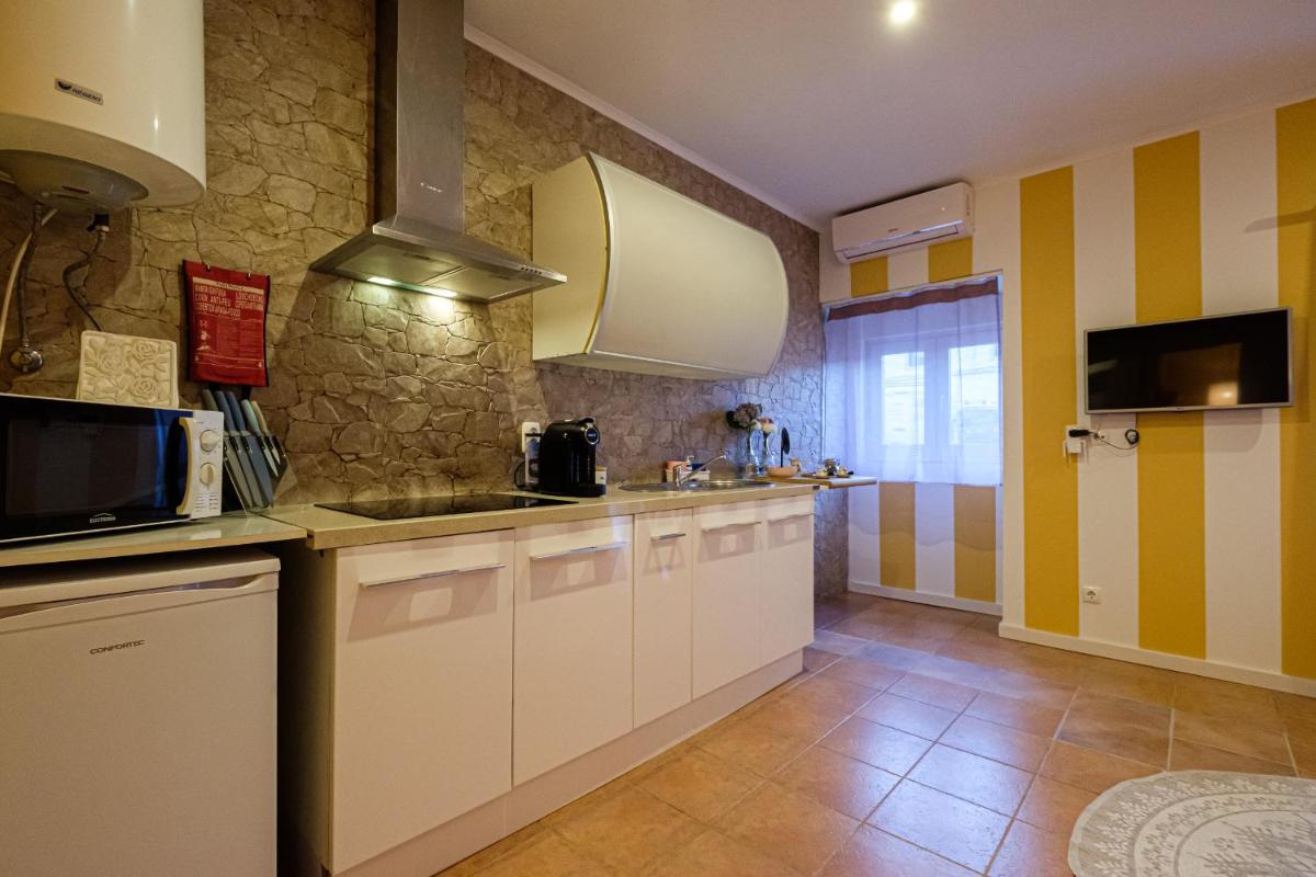 Y Quebedo - Boutique Apartments