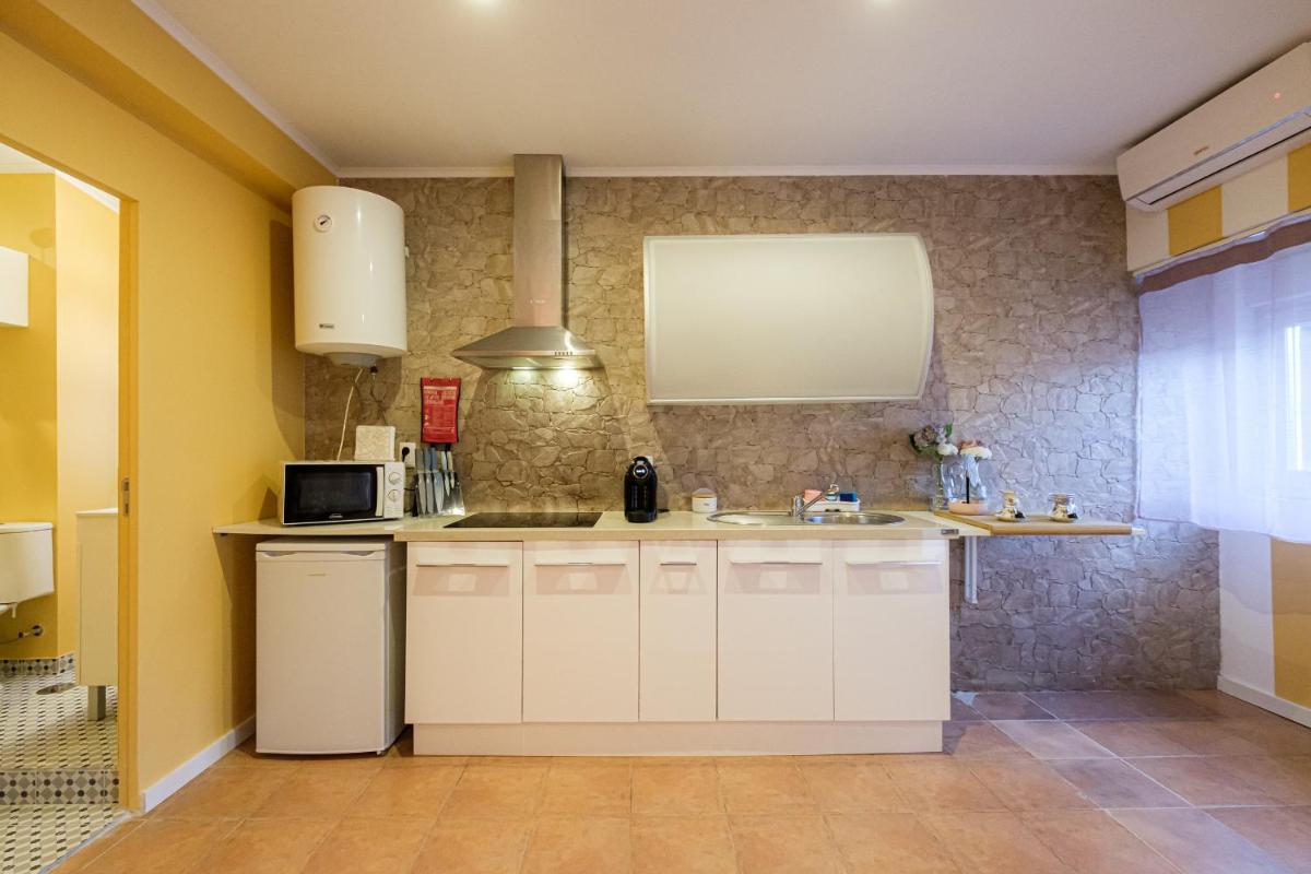 Y Quebedo - Boutique Apartments