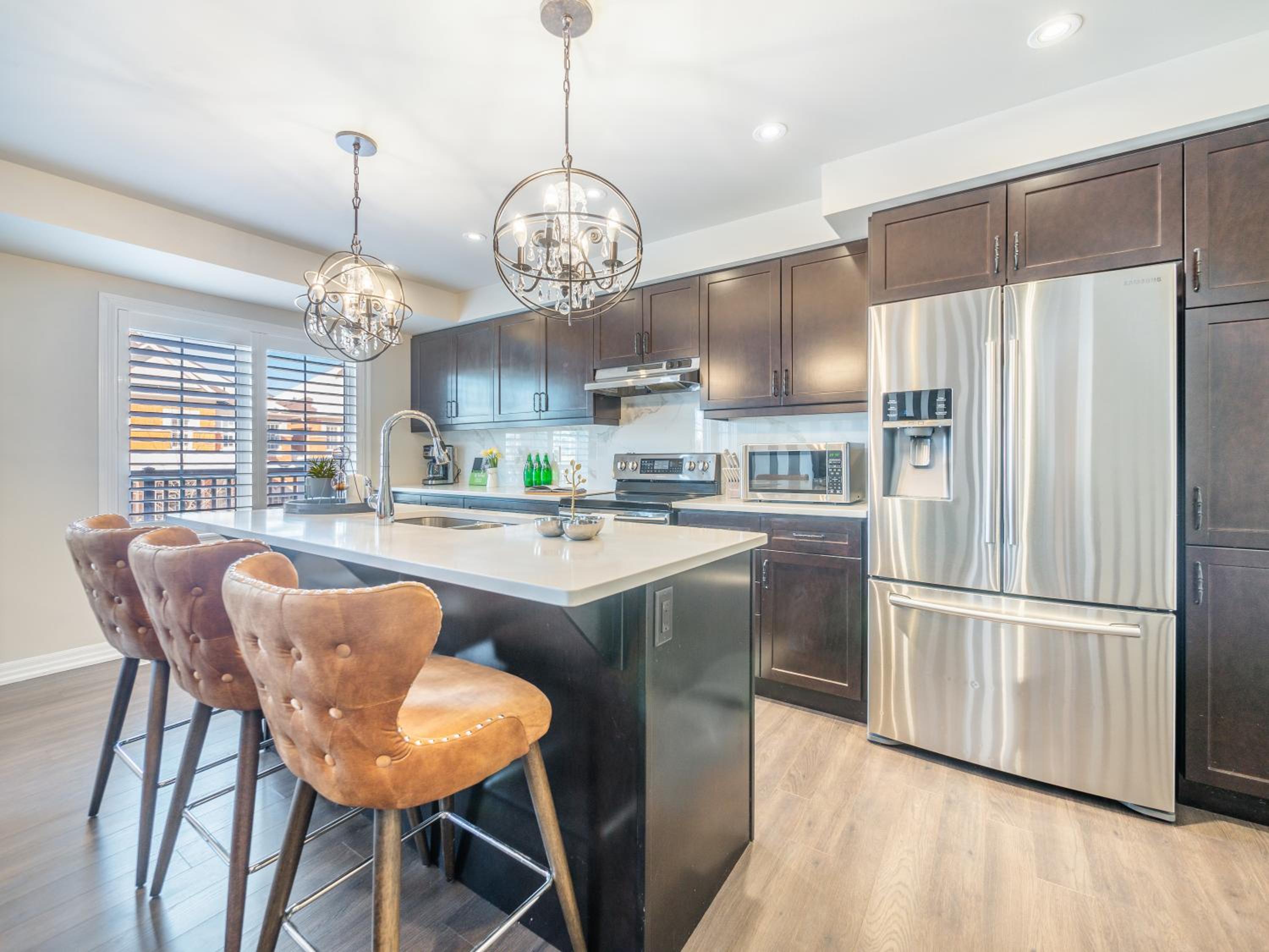 Boutique 3BrStudy Townhouse - Oakville - Property Image 35