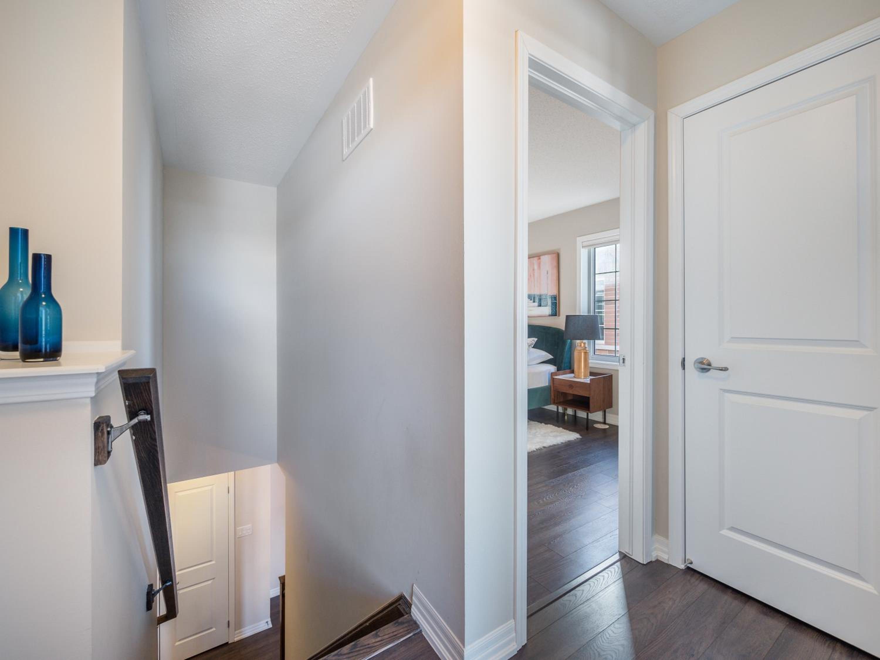 Boutique 3BrStudy Townhouse - Oakville - Property Image 36