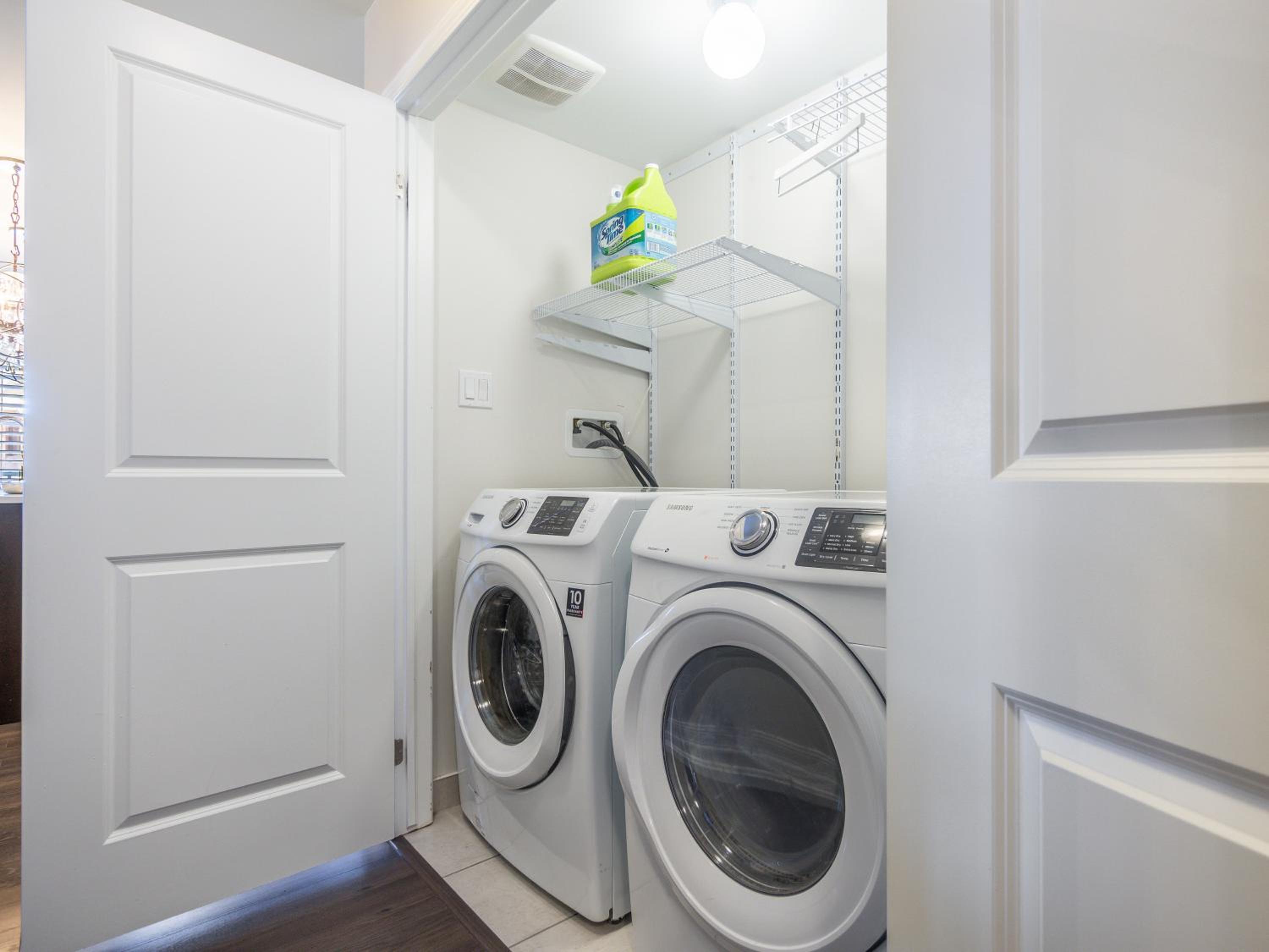 Boutique 3BrStudy Townhouse - Oakville - Property Image 41