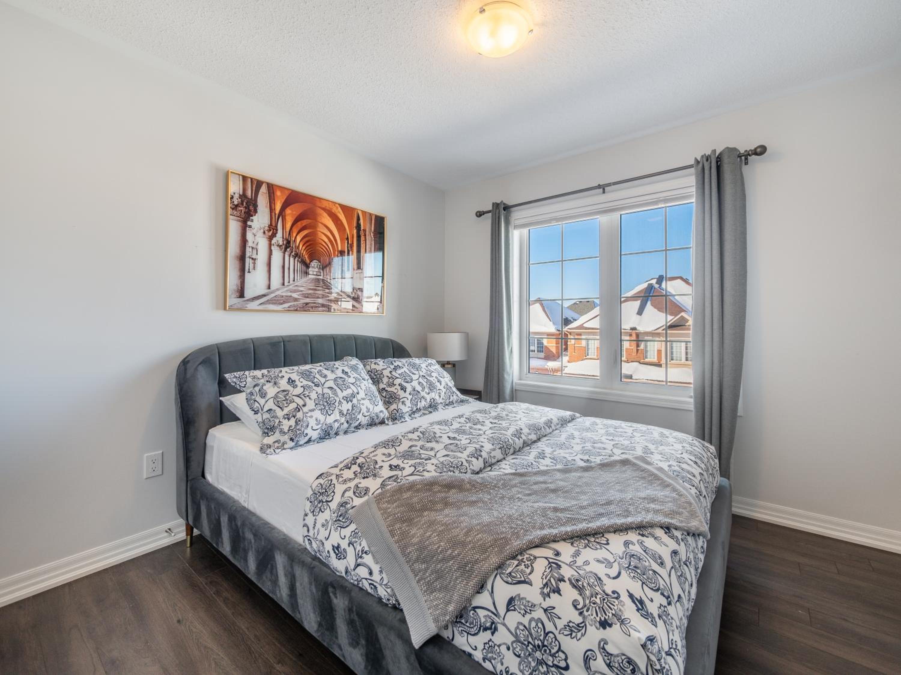 Boutique 3BrStudy Townhouse - Oakville - Property Image 48