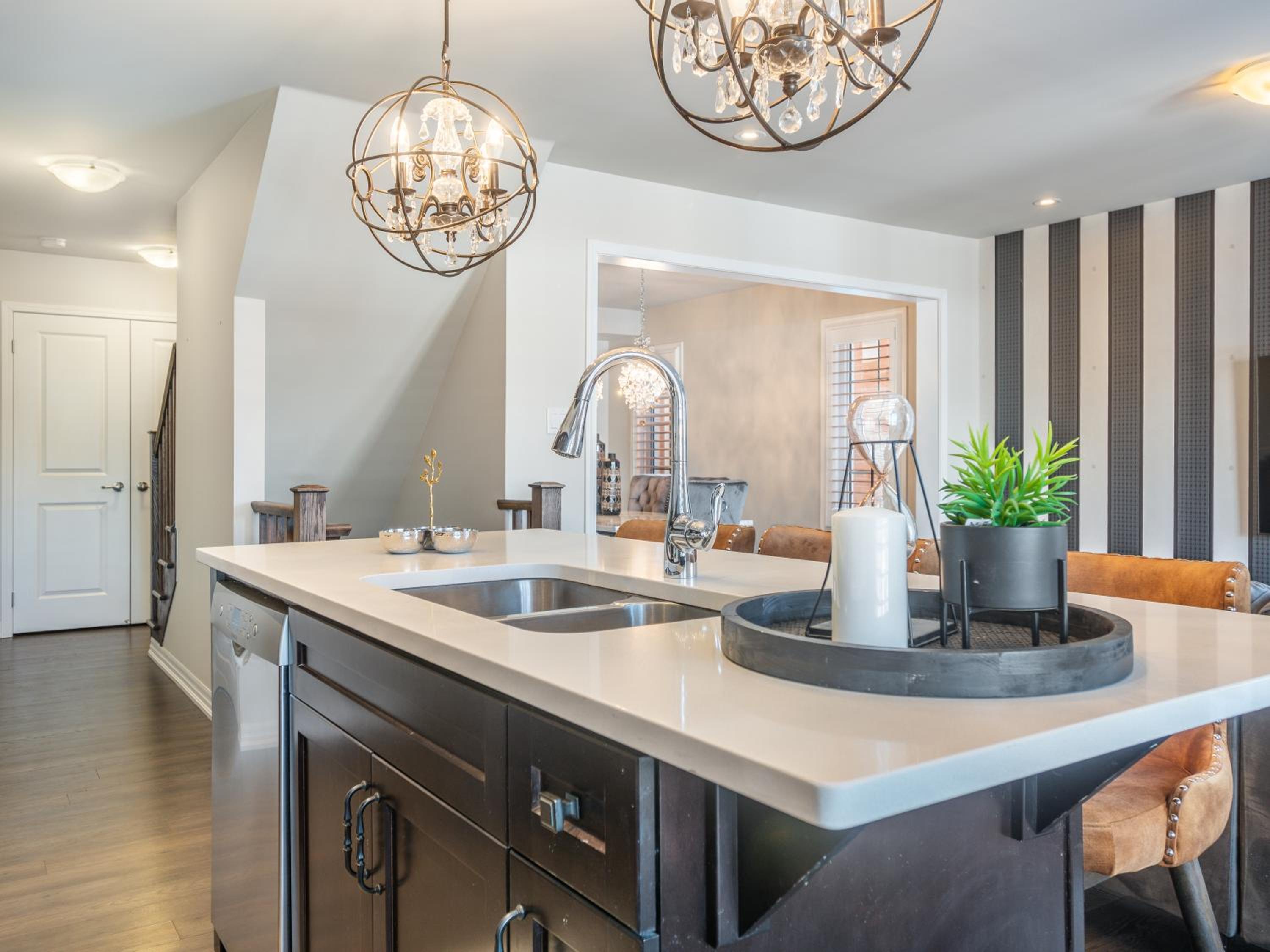 Boutique 3BrStudy Townhouse - Oakville - Property Image 52