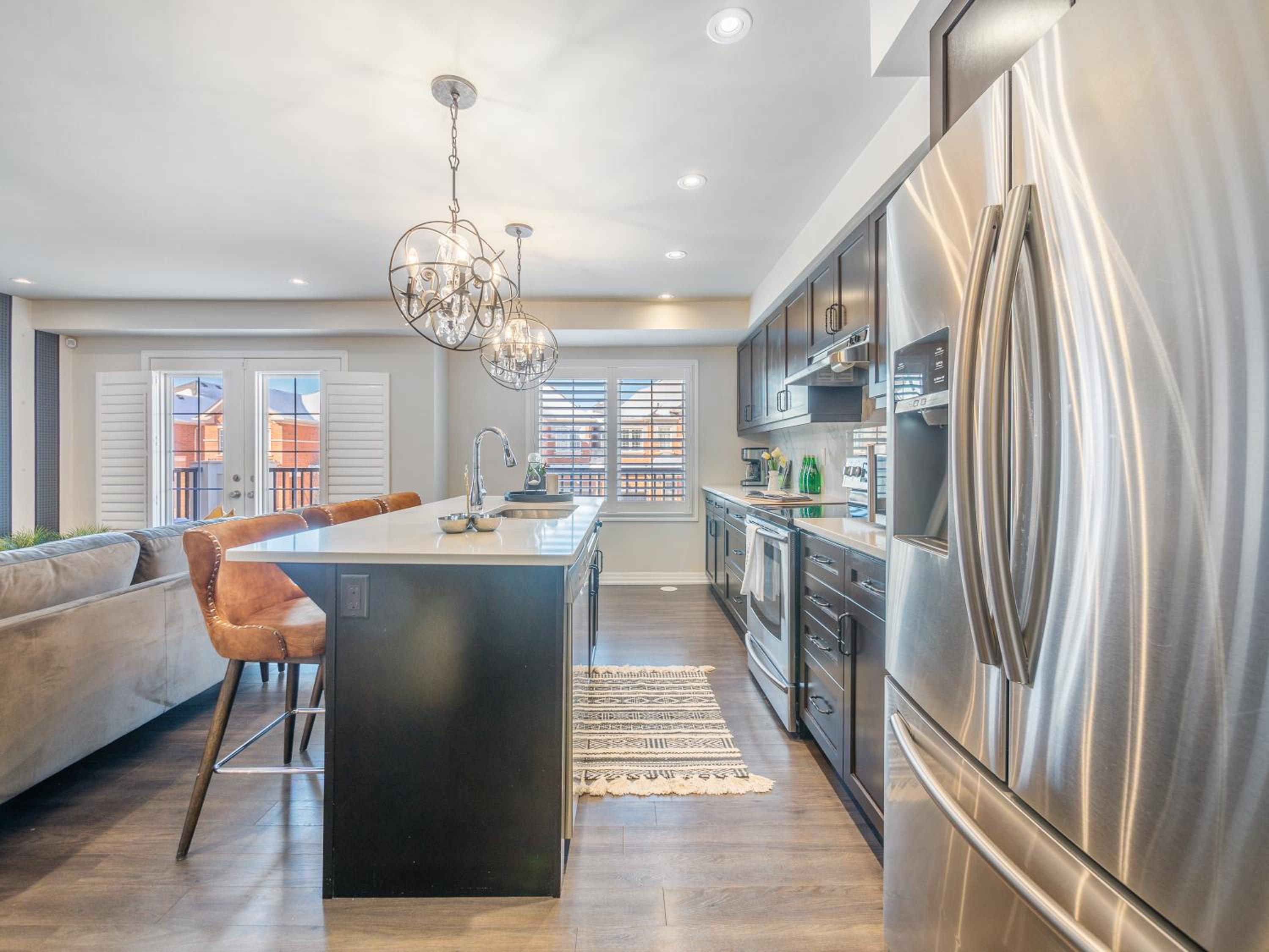 Boutique 3BrStudy Townhouse - Oakville - Property Image 9