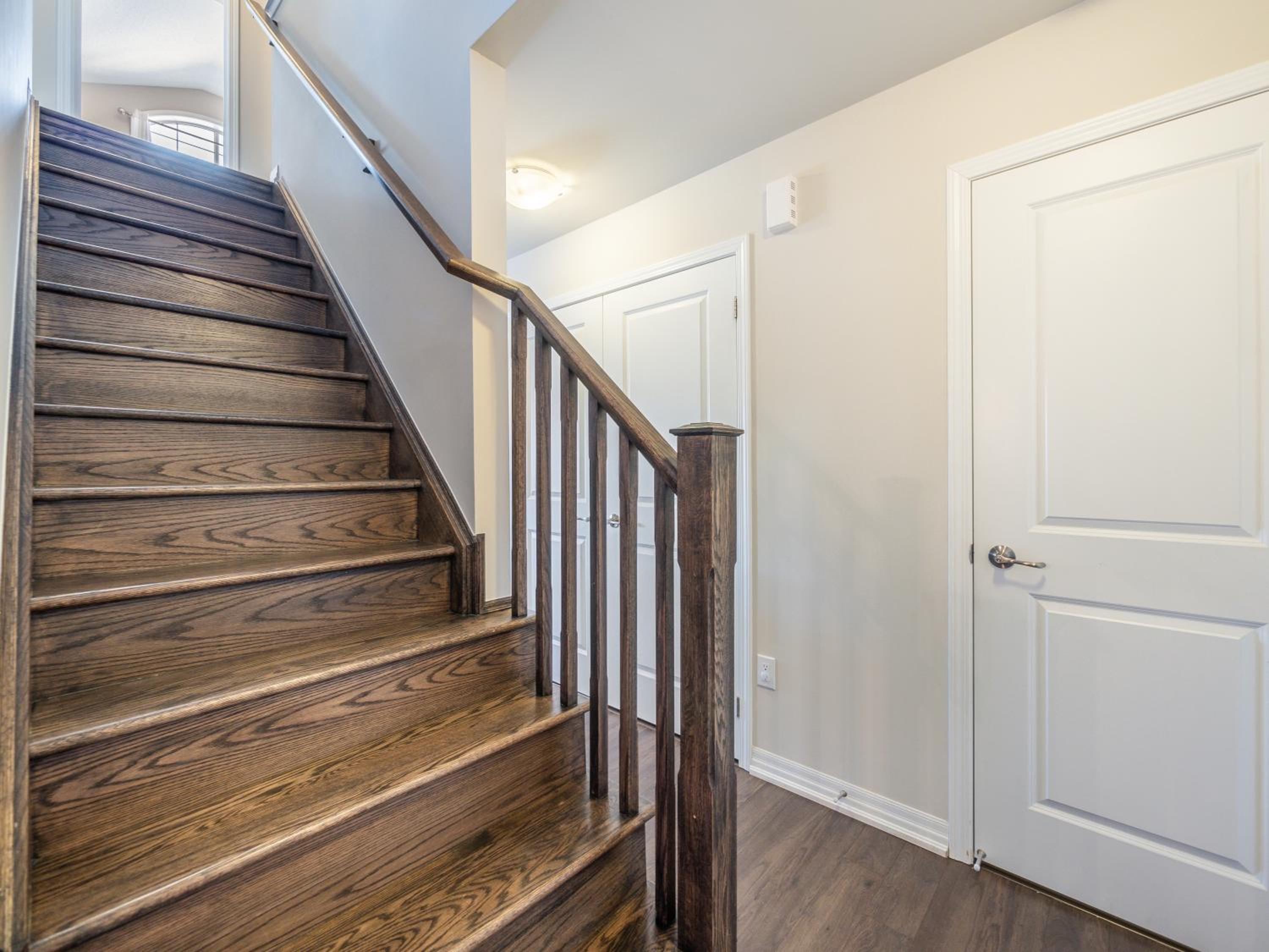 Boutique 3BrStudy Townhouse - Oakville - Property Image 17