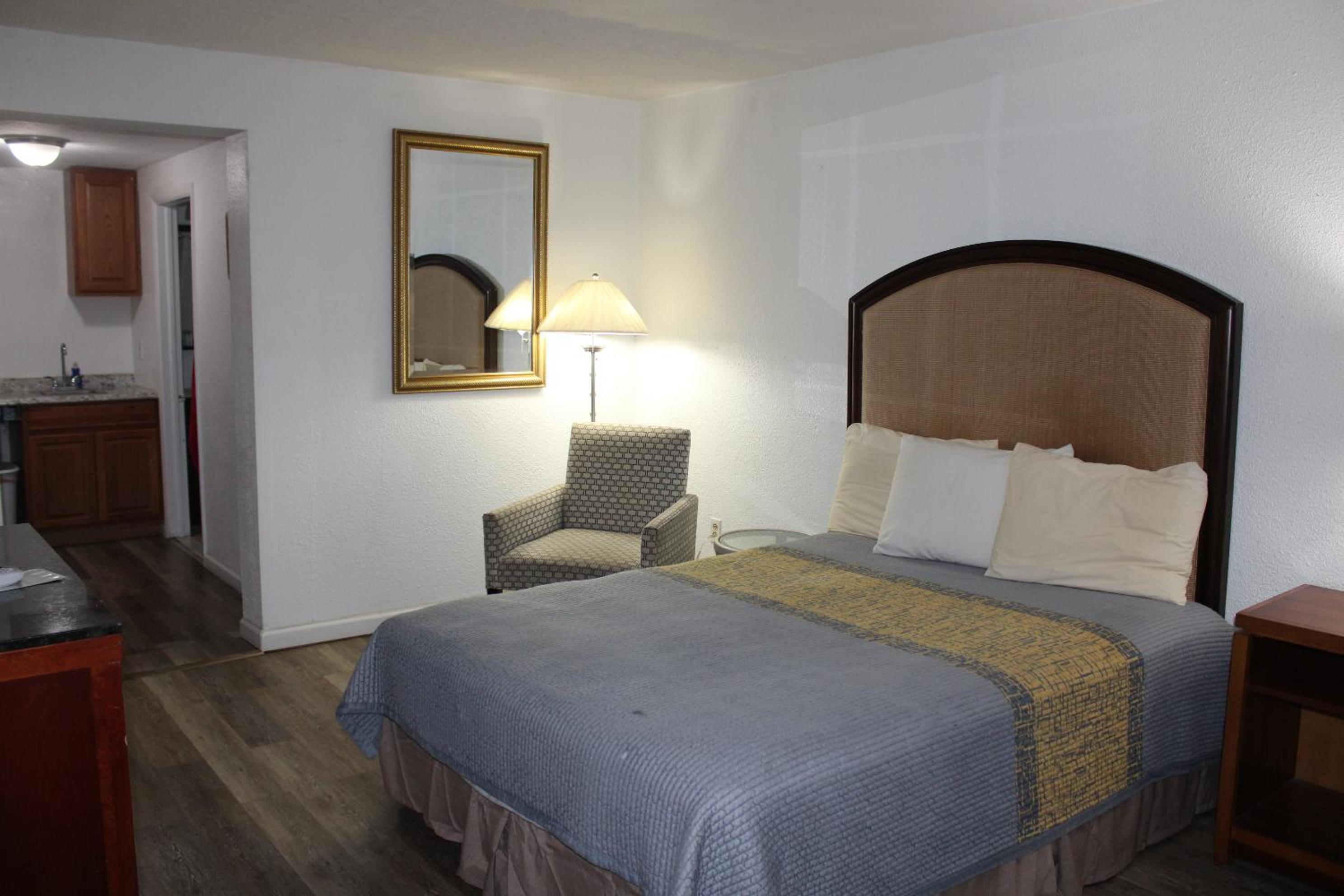 Winchester Vacations - ANS INN SUITES - Property Image 67