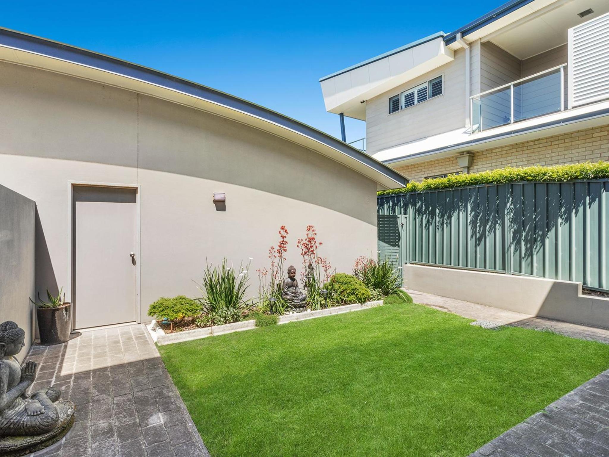 Fingal Surf and Sand Pacific Drive 14A view 2