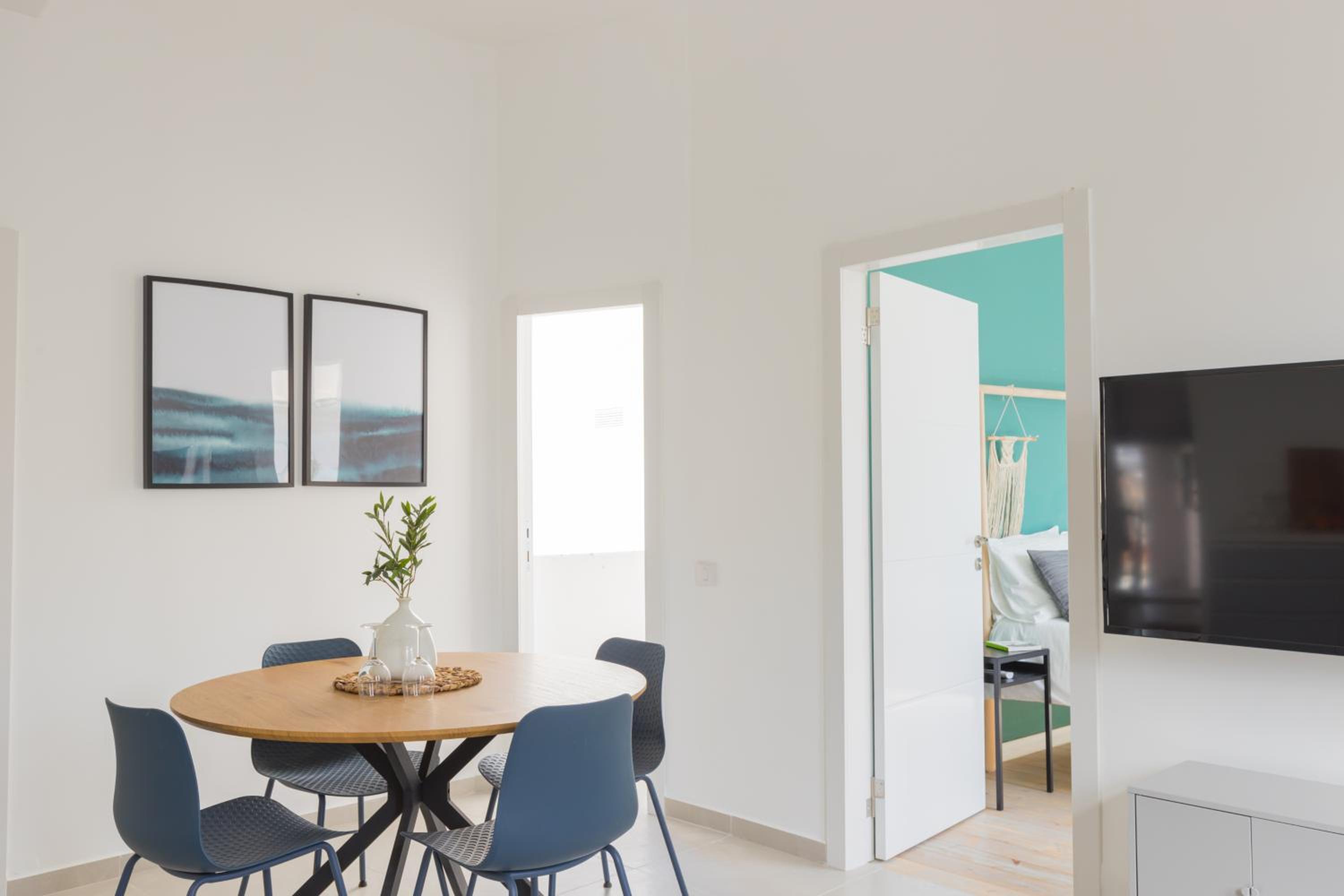 Authentic Carmel Market Apartment with Balcony