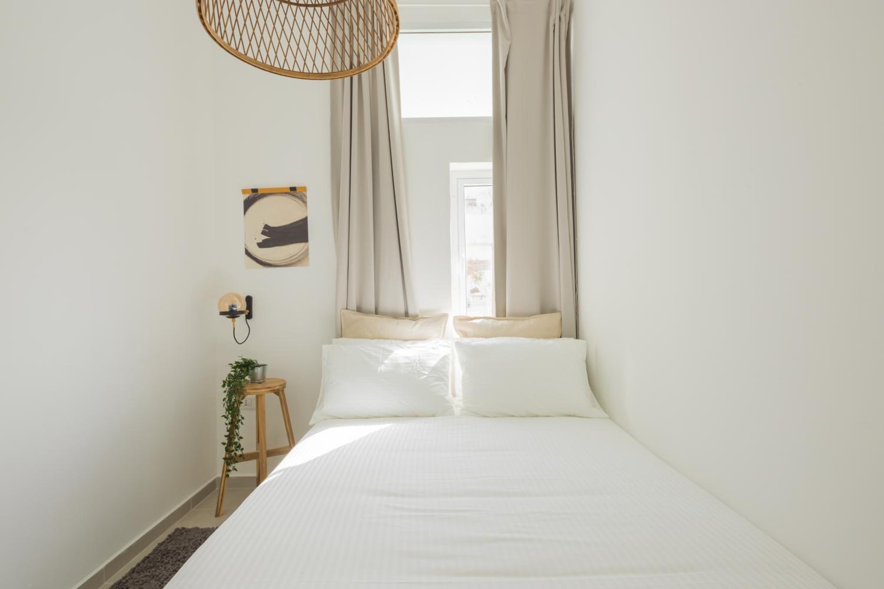 Authentic Carmel Market Apartment with Balcony