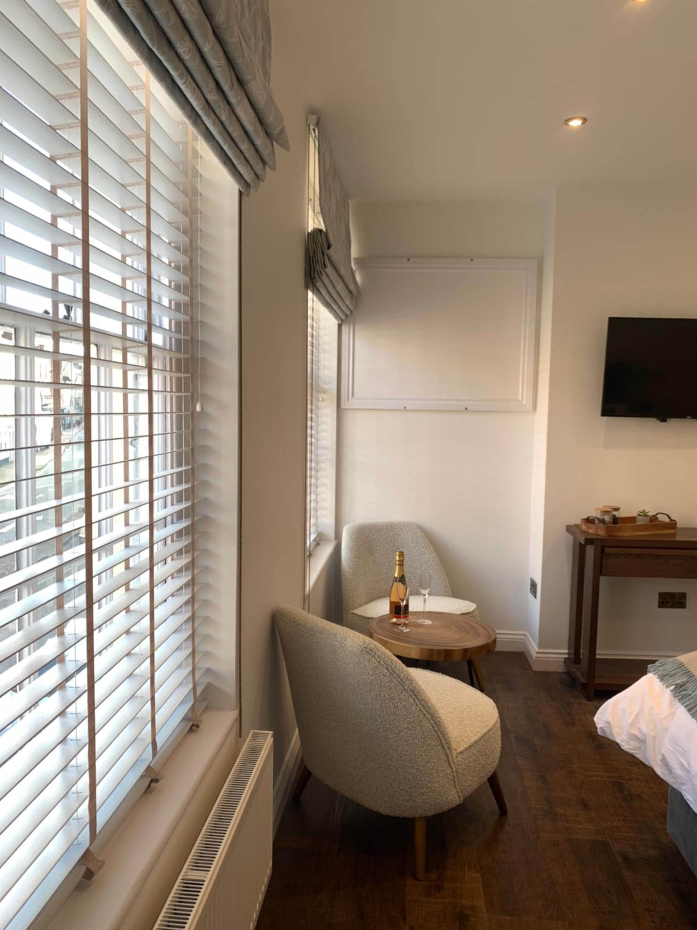 Worcester Vacations - Upstairs at 33 - Self check in boutique accommodation in Worcester Centre - Property Image 11
