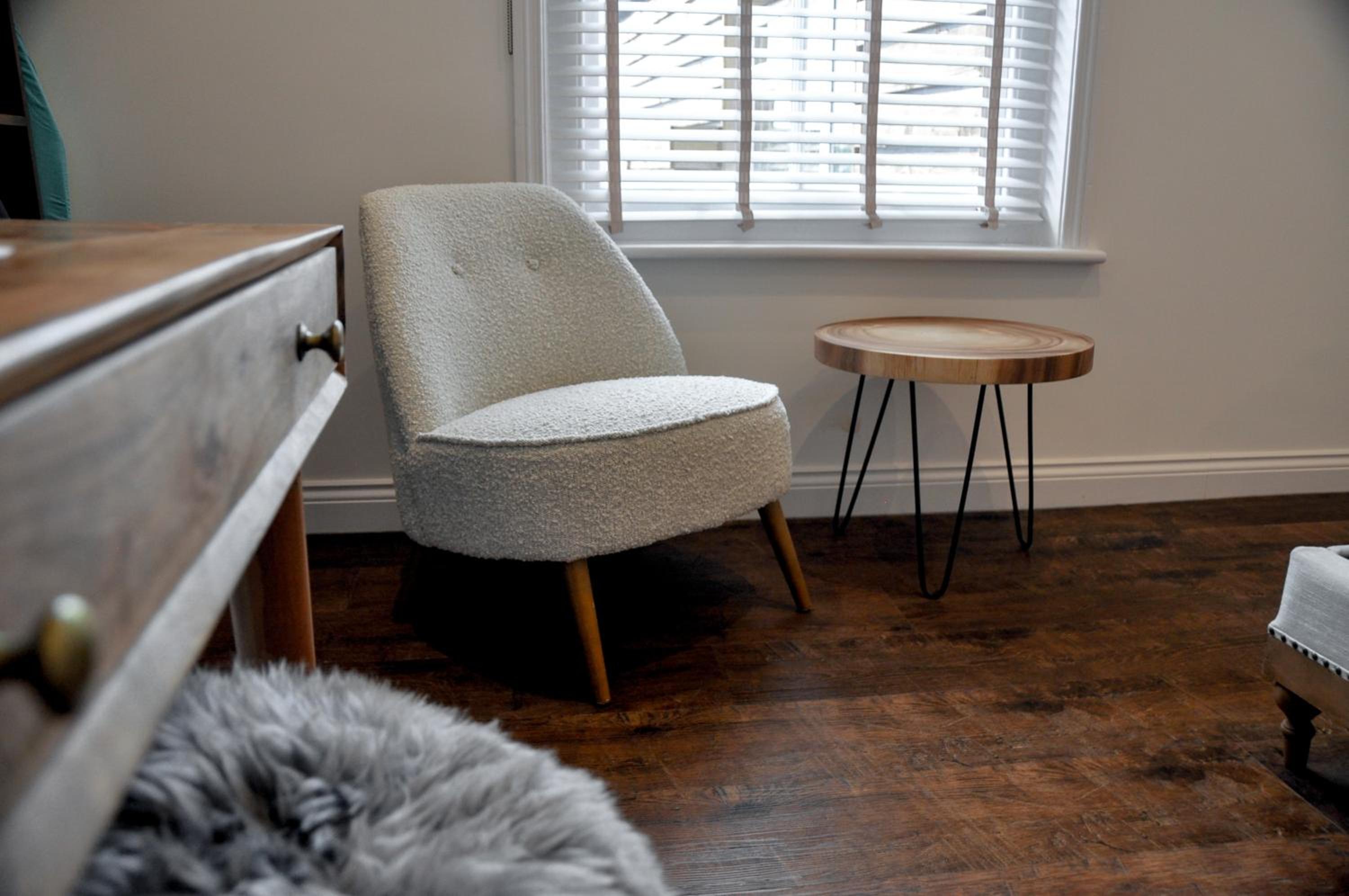 Worcester Vacations - Upstairs at 33 - Self check in boutique accommodation in Worcester Centre - Property Image 1
