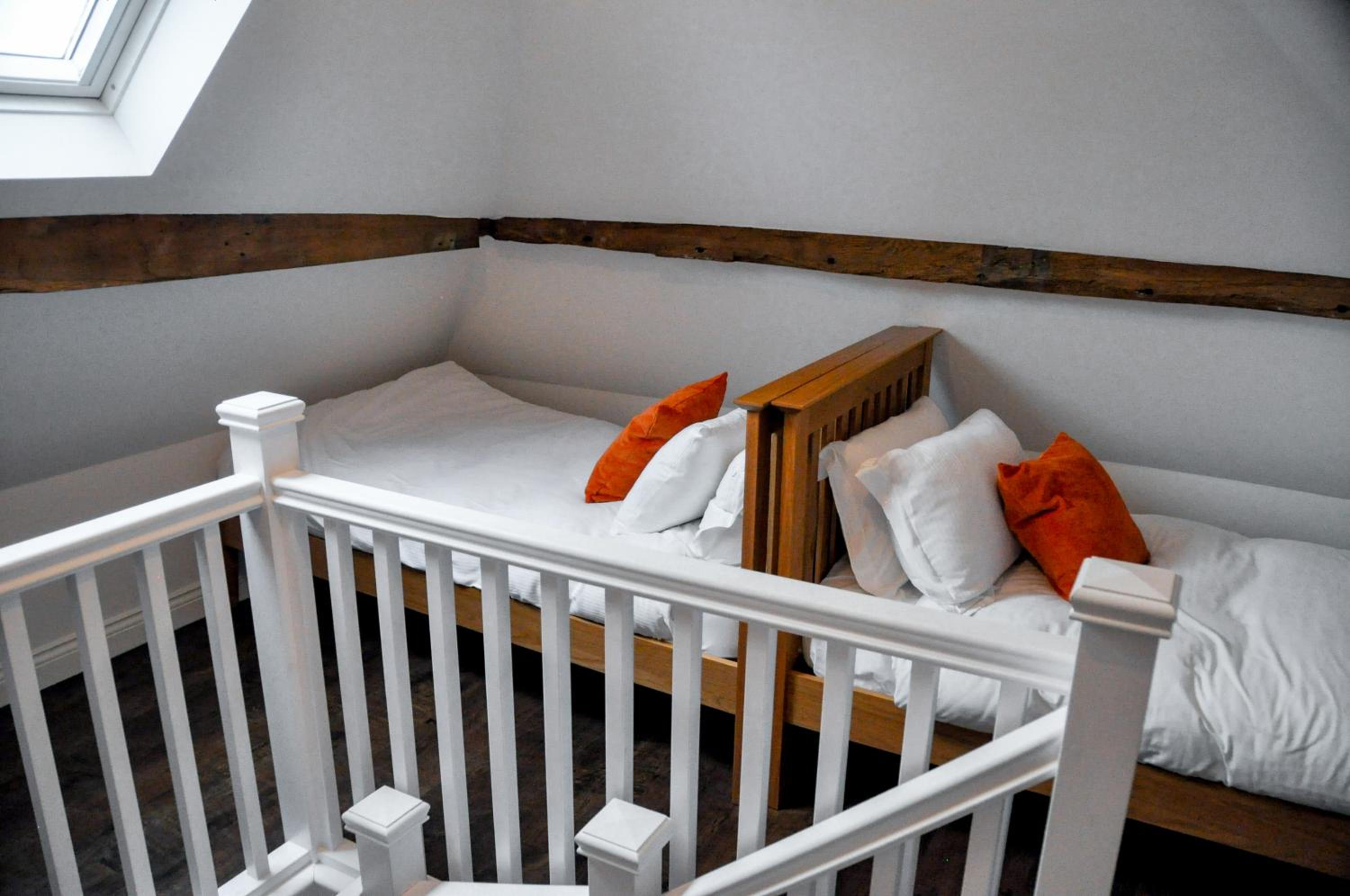 Worcester Vacations - Upstairs at 33 - Self check in boutique accommodation in Worcester Centre - Property Image 16