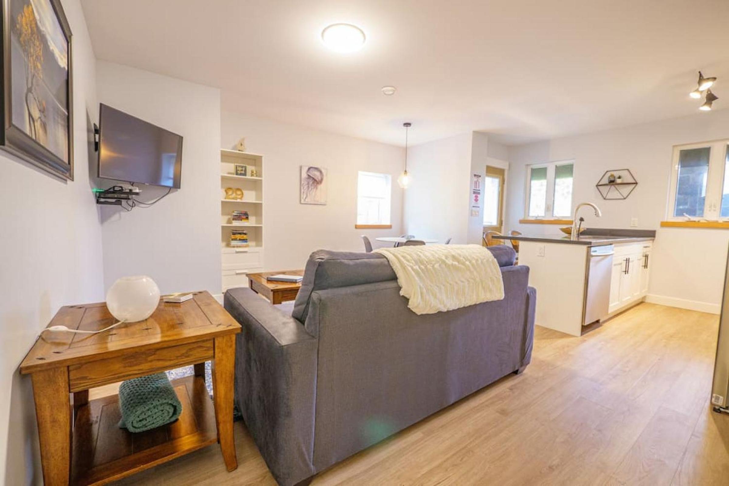 Storm Bay, Modern 1 Bed Suite and Chefs Kitchen