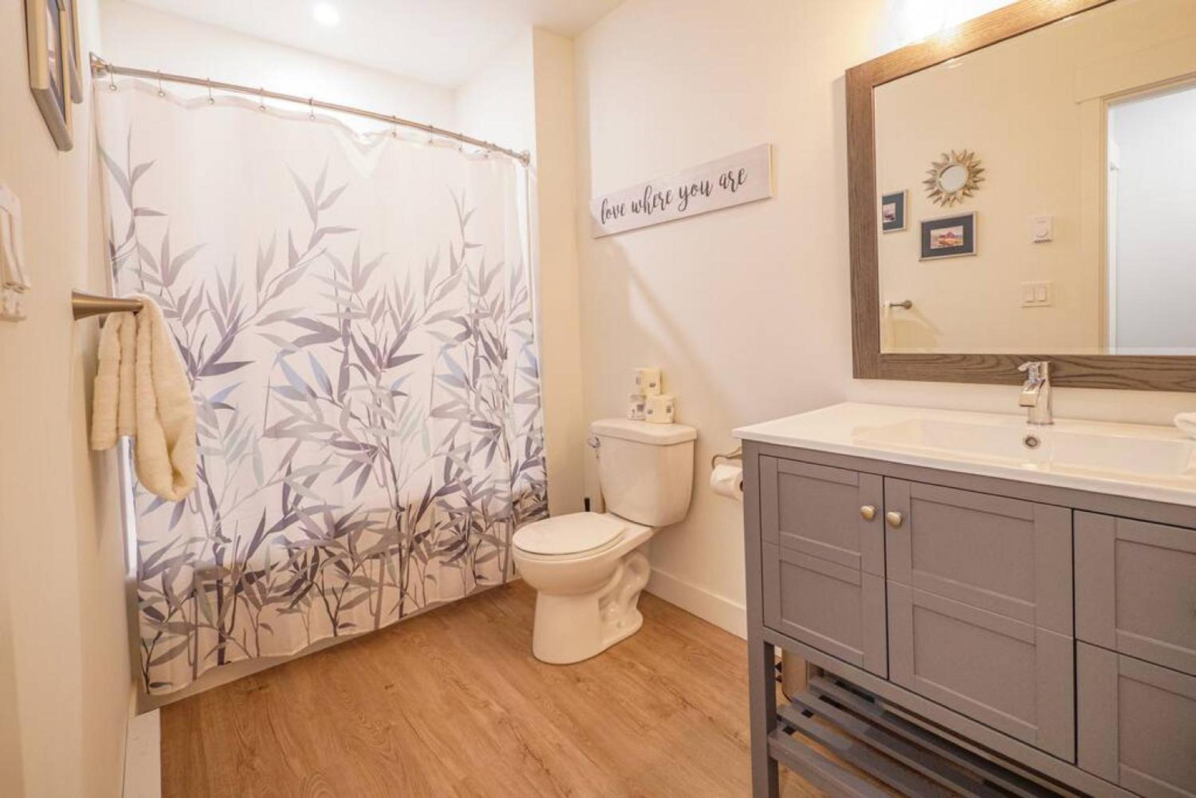 Storm Bay, Modern 1 Bed Suite and Chefs Kitchen