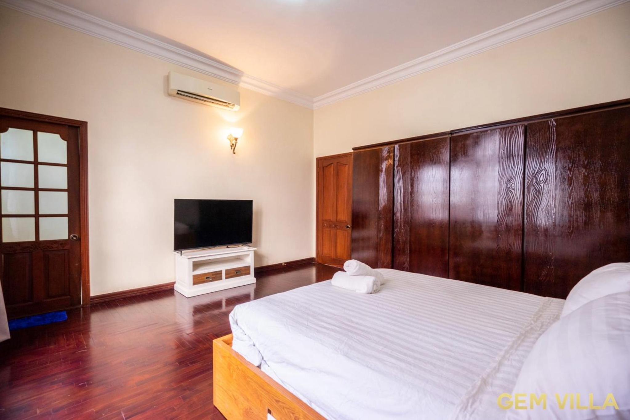 GEM VILLA 10 - 5 Bedroom, 6 Bathroom, Big Pool, Big Garden