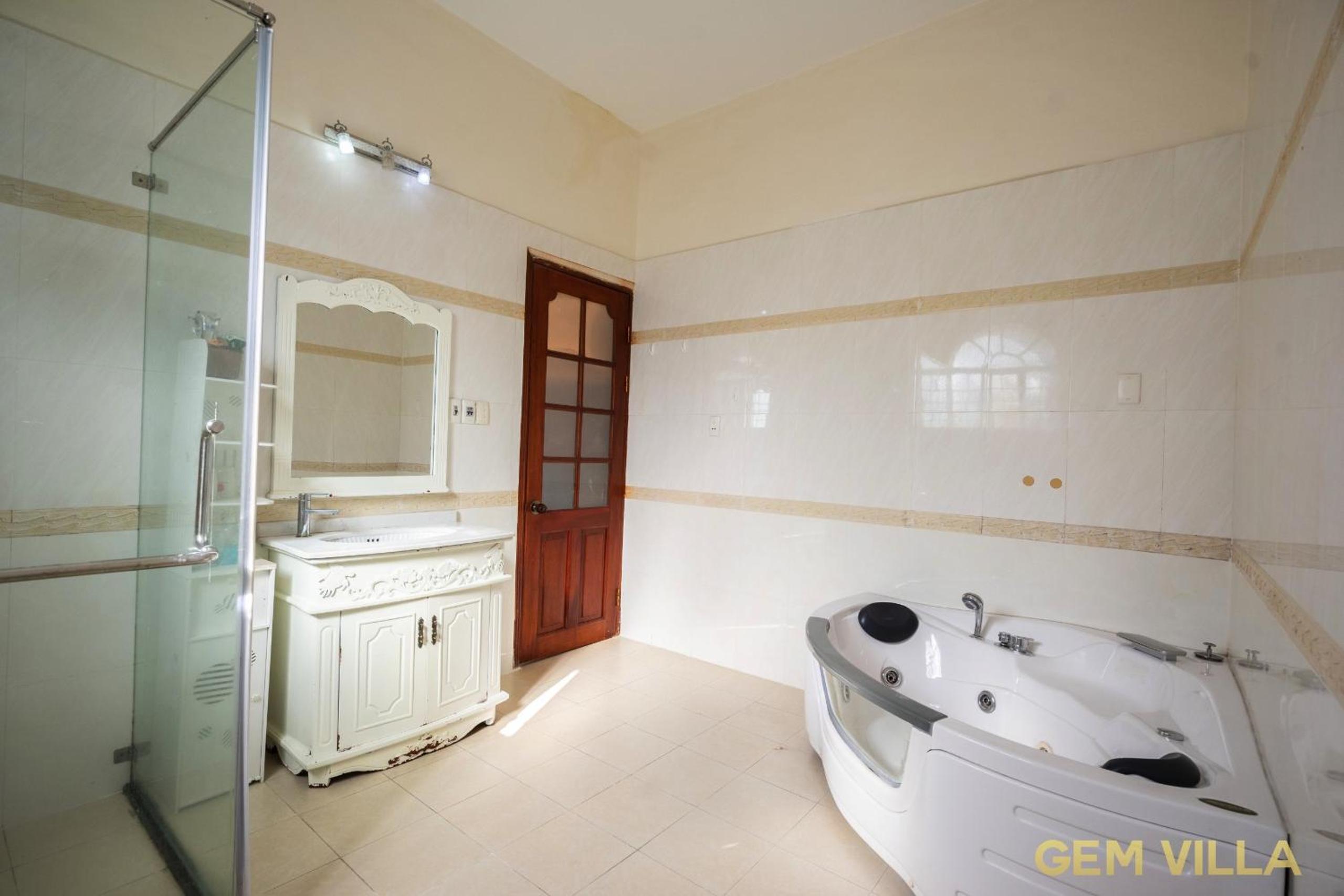 GEM VILLA 10 - 5 Bedroom, 6 Bathroom, Big Pool, Big Garden