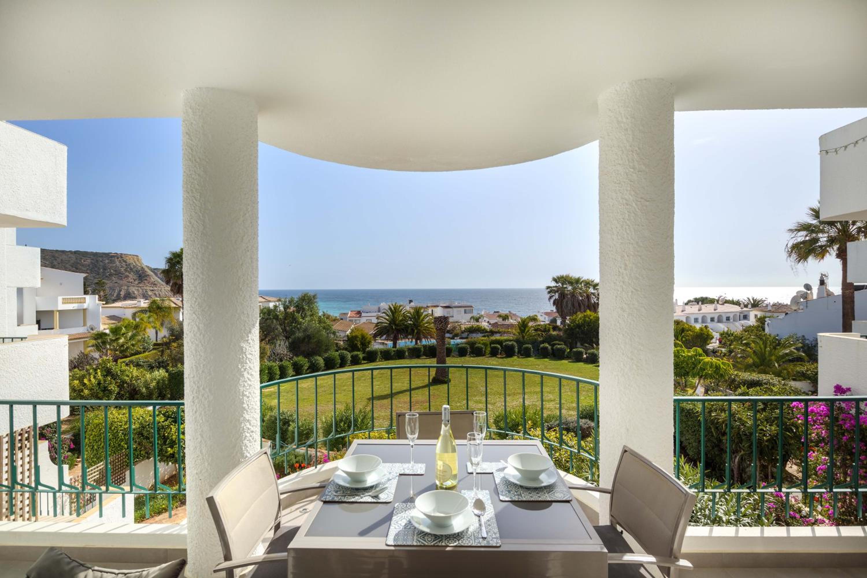 Hotel Waterside 3 Bedroom Sea view - Image 1