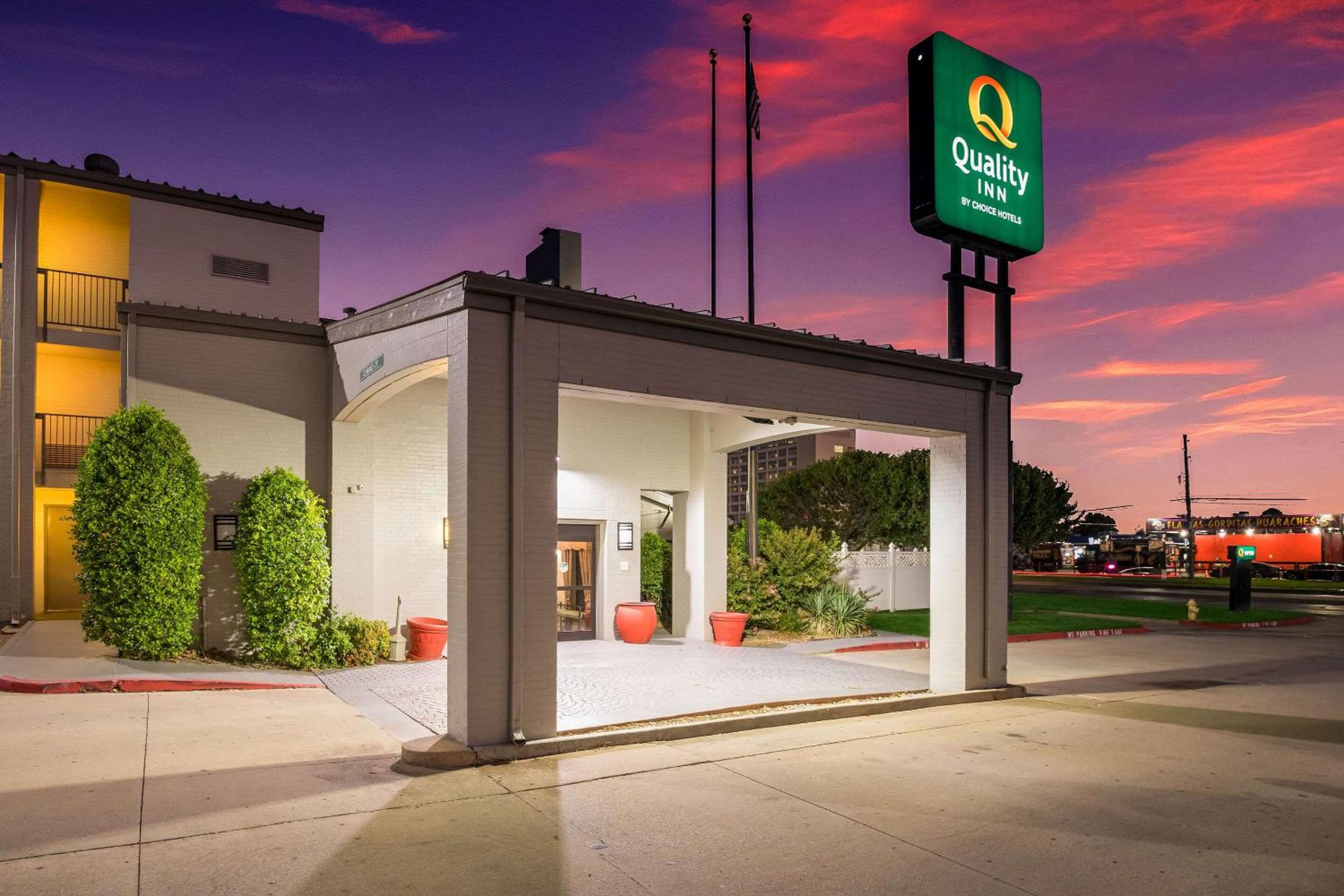 Hotel Quality Inn Tulsa Central - Image 1