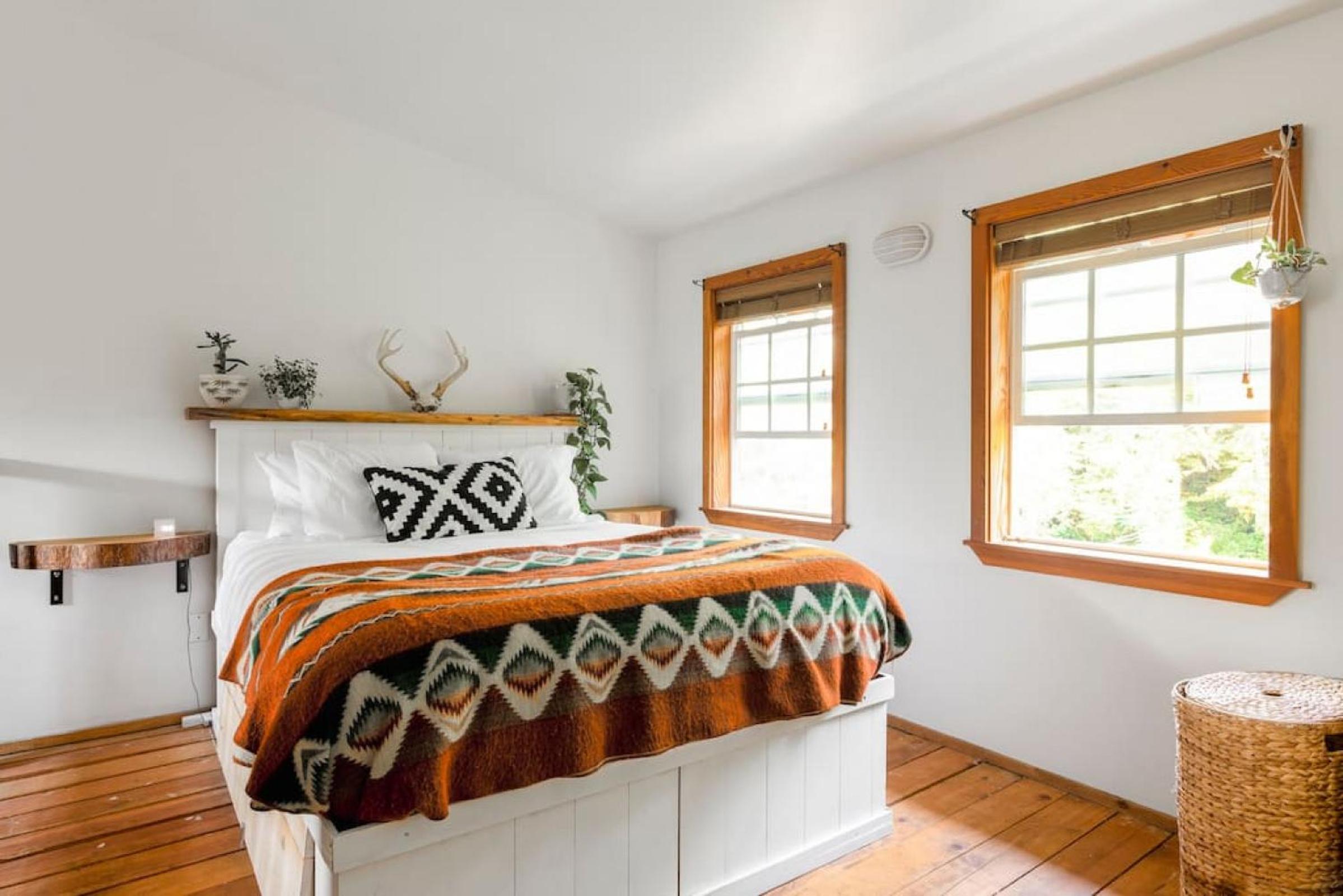 Fern Gully, Coastal Bohemian Loft at Beach