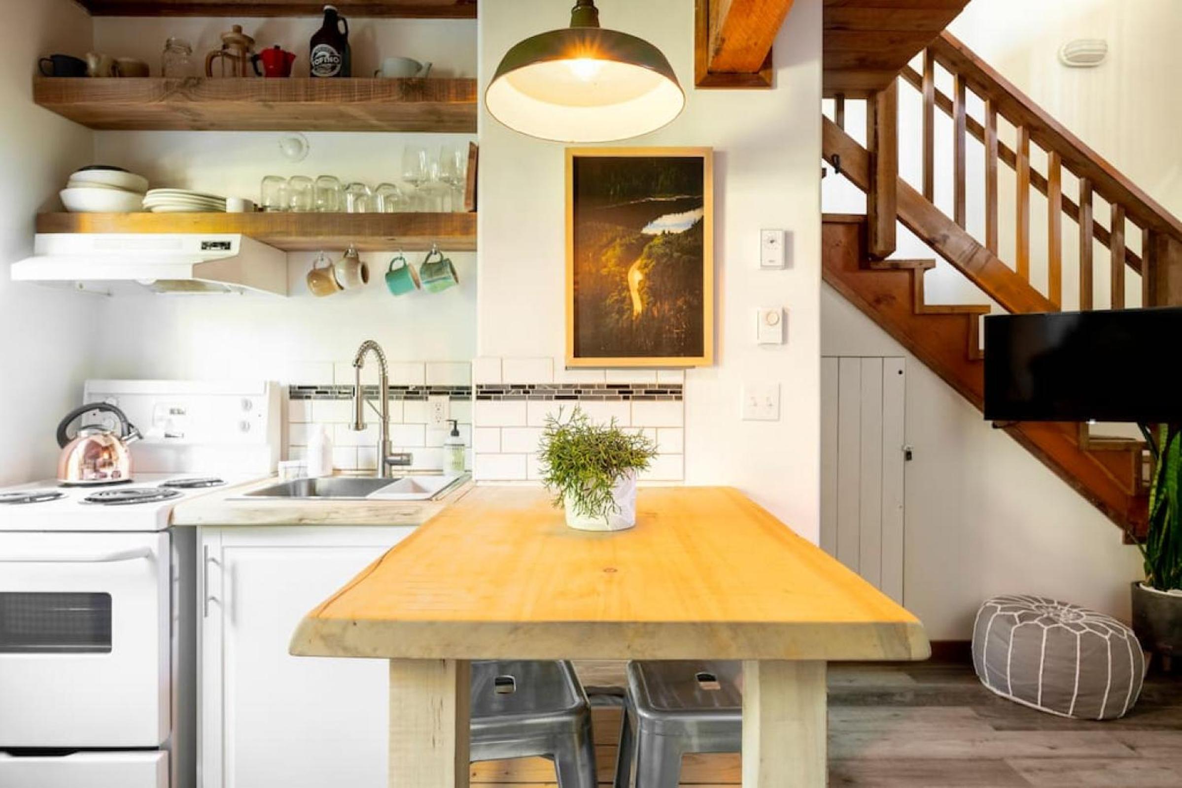 Fern Gully, Coastal Bohemian Loft at Beach