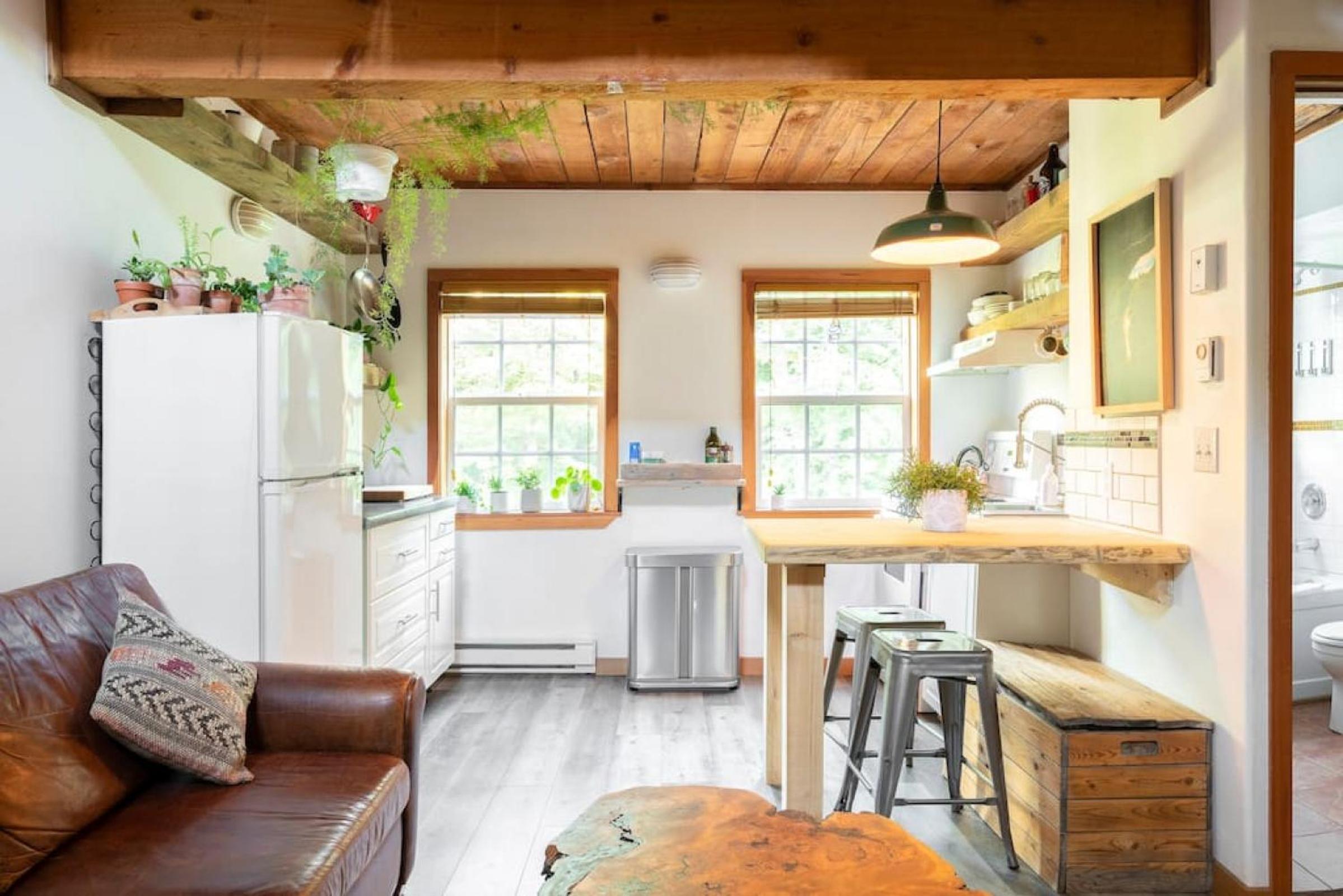 Fern Gully, Coastal Bohemian Loft at Beach