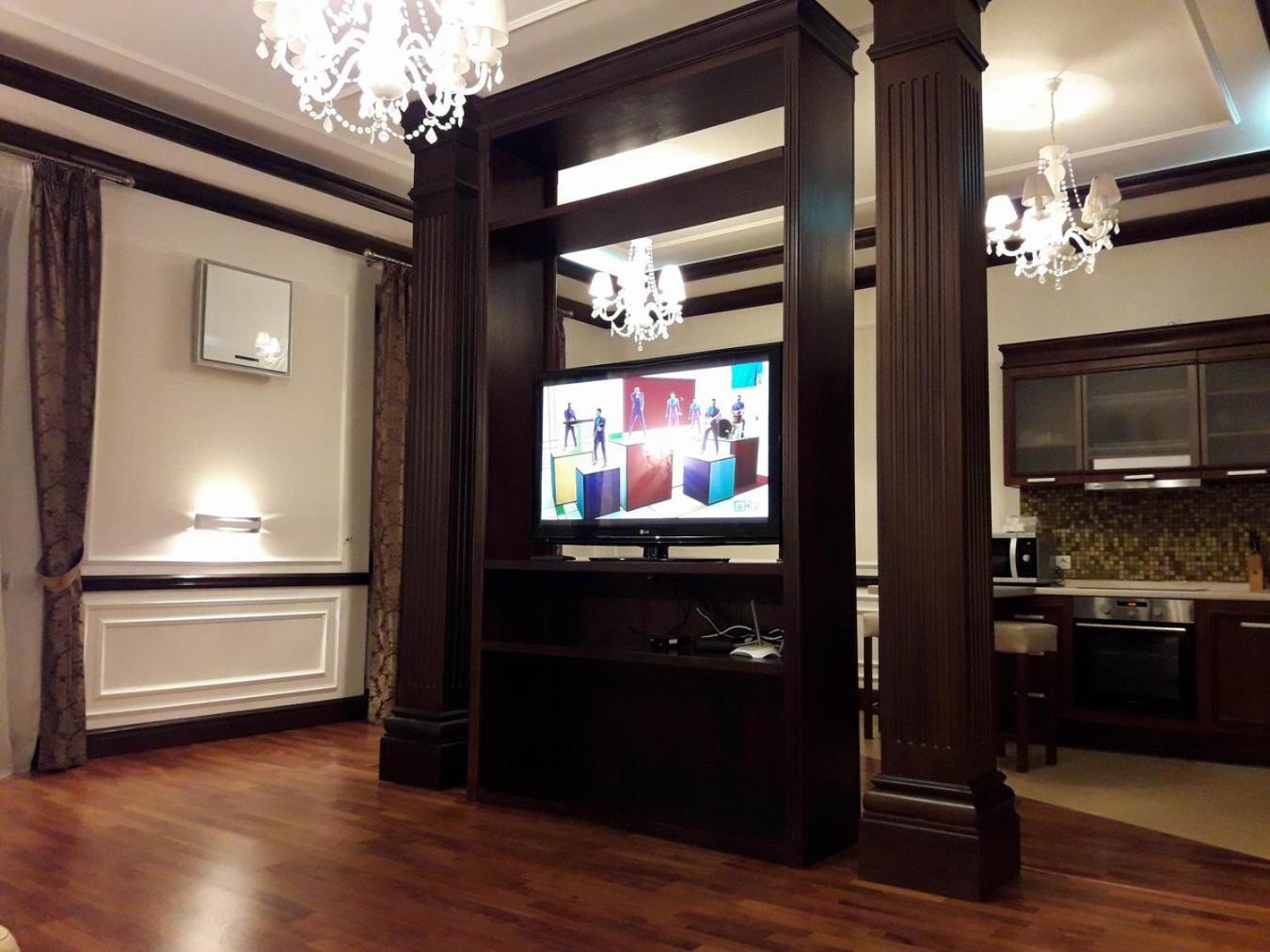 View apartment on the main street Khreshchatyk 17 view 3