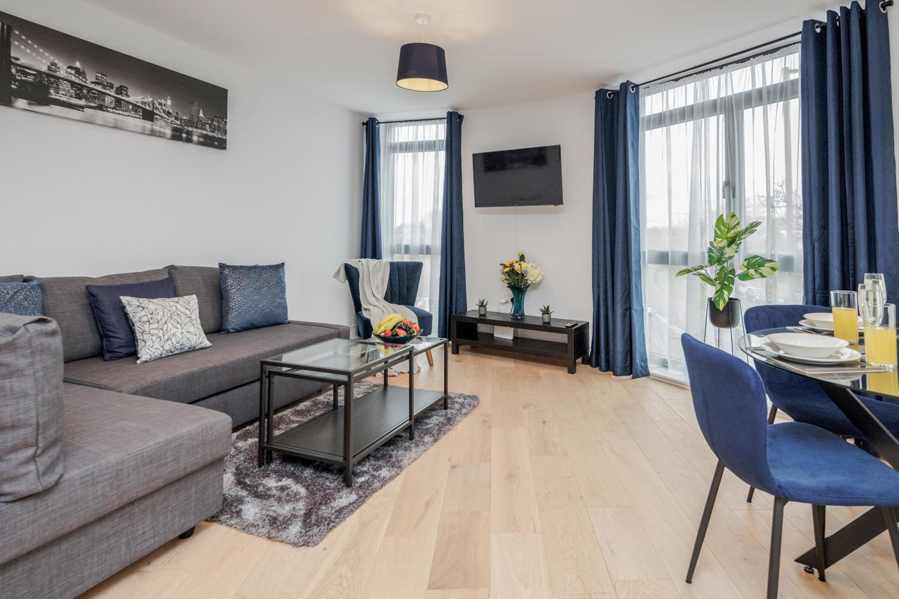 Watford Cassio Deluxe - Modernview Serviced Accommodation