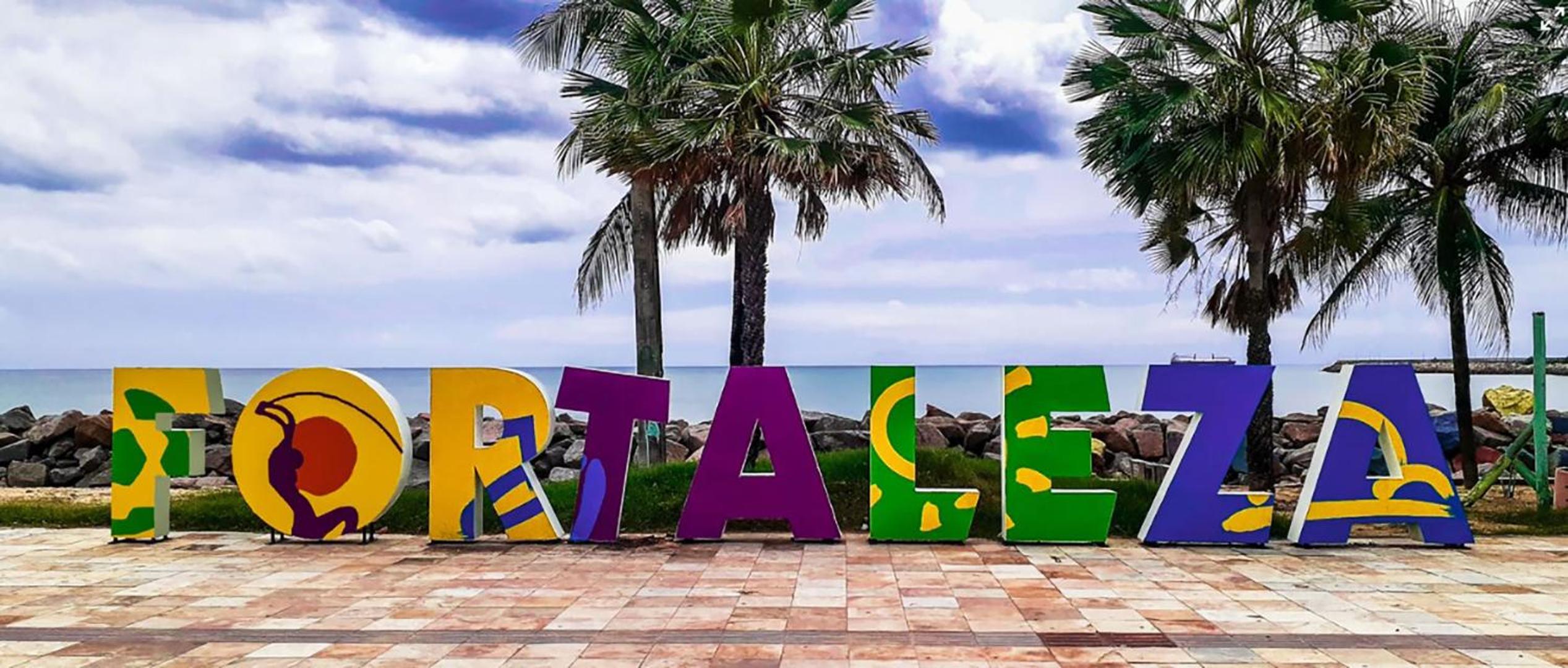 Apto à beira-mar com wi-fi e piscina em Fortaleza