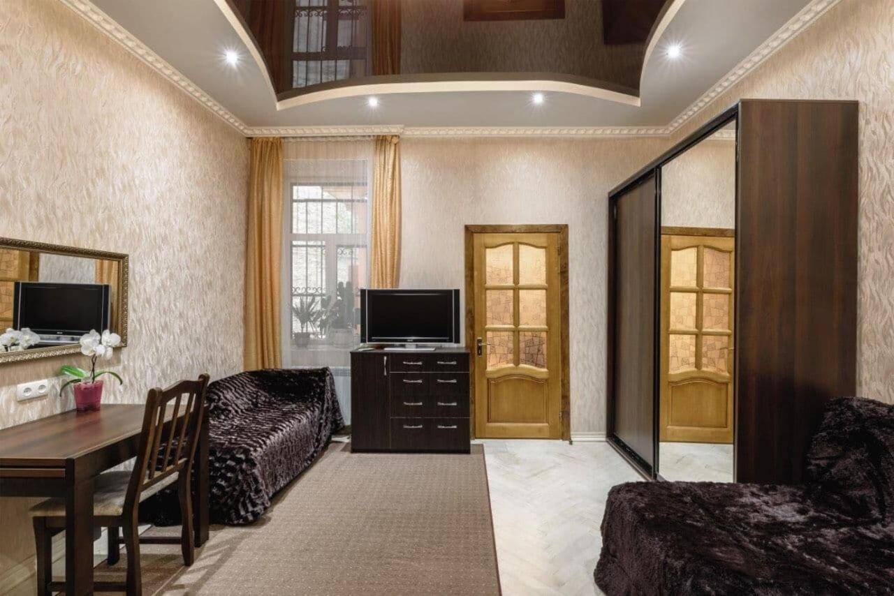 Apartments Stepana Bandery view 5