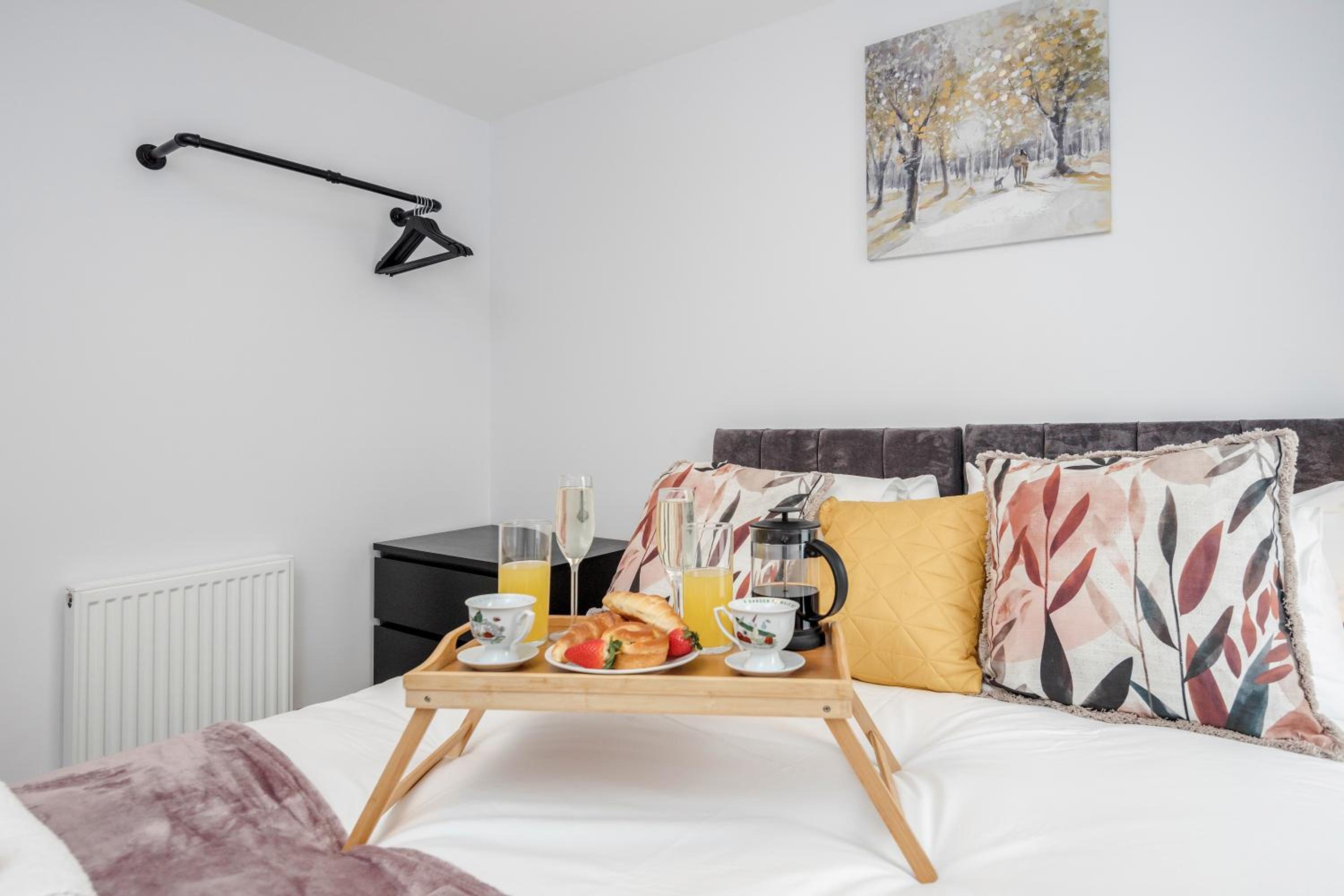 Watford Cassio Luxury - Modernview Serviced Accommodation view 2