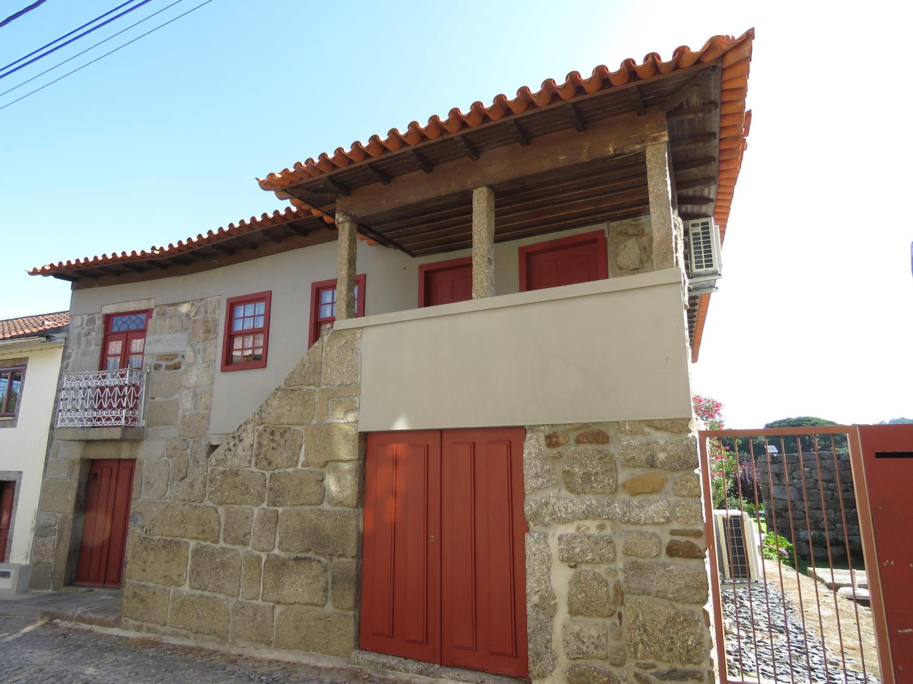Paco de Pombeiro - Turismo de Habitacao
