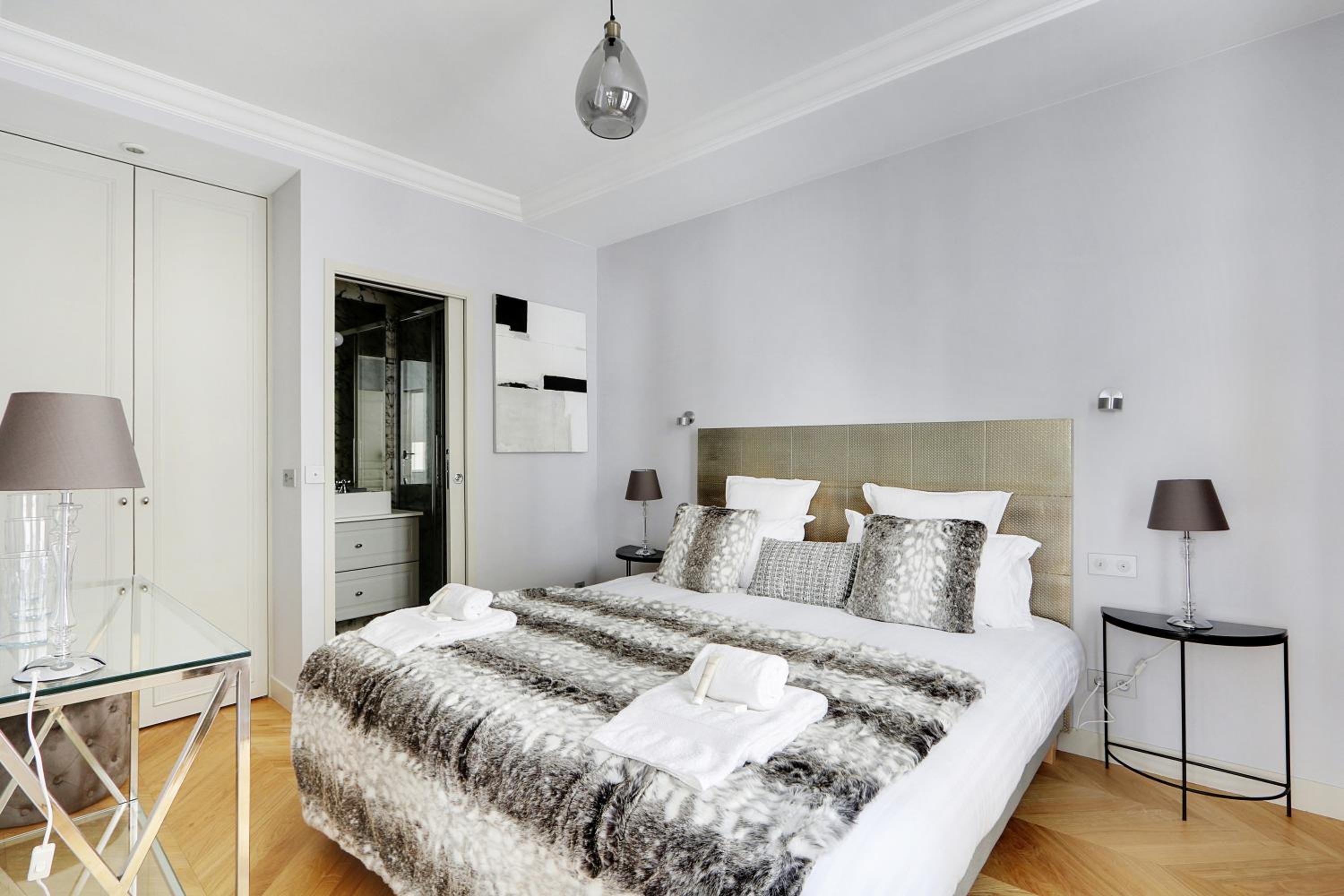 Pick A Flat's Apartments in Opéra Saint Lazarre - Rue de l'Isly