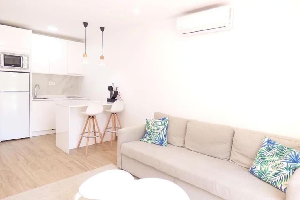 Luxury Apartment in Puerto Banus Free Parking, 100m to Beach & Marina