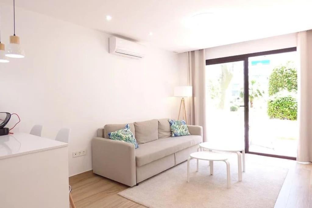 Luxury Apartment in Puerto Banus Free Parking, 100m to Beach & Marina