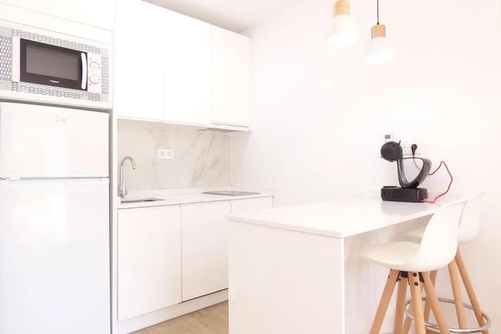 Luxury Apartment in Puerto Banus Free Parking, 100m to Beach & Marina