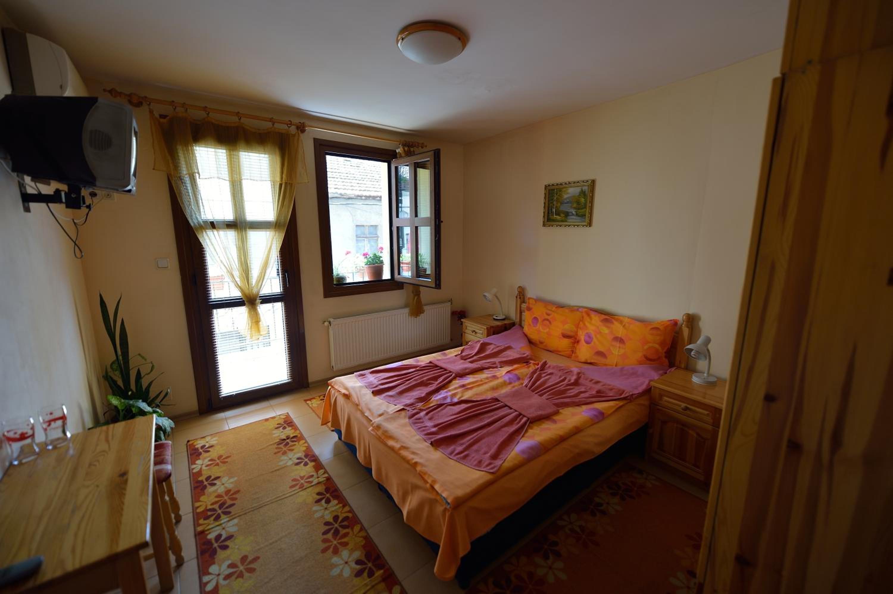 Family Hotel Varusha