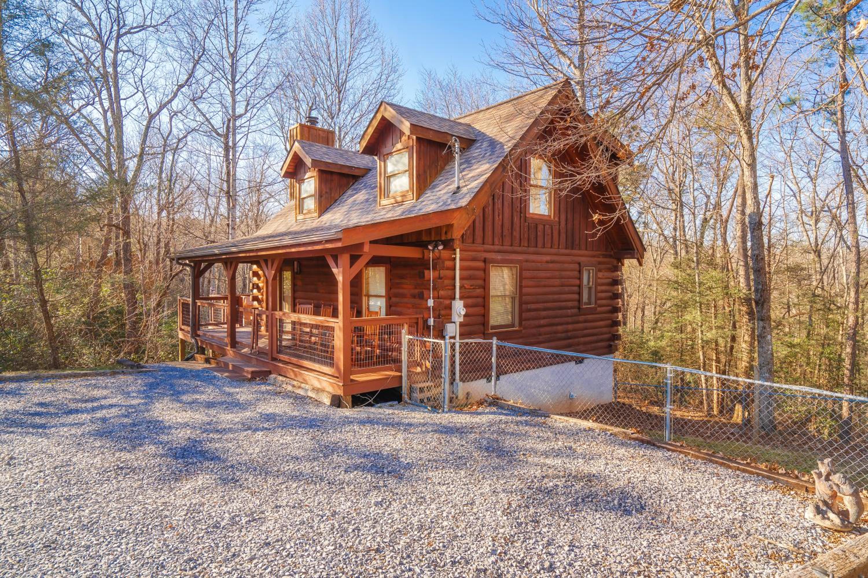 Yogis Lair, Hot Tub, Foosball, WIFI, 560 FREE tickets each paid day view 2