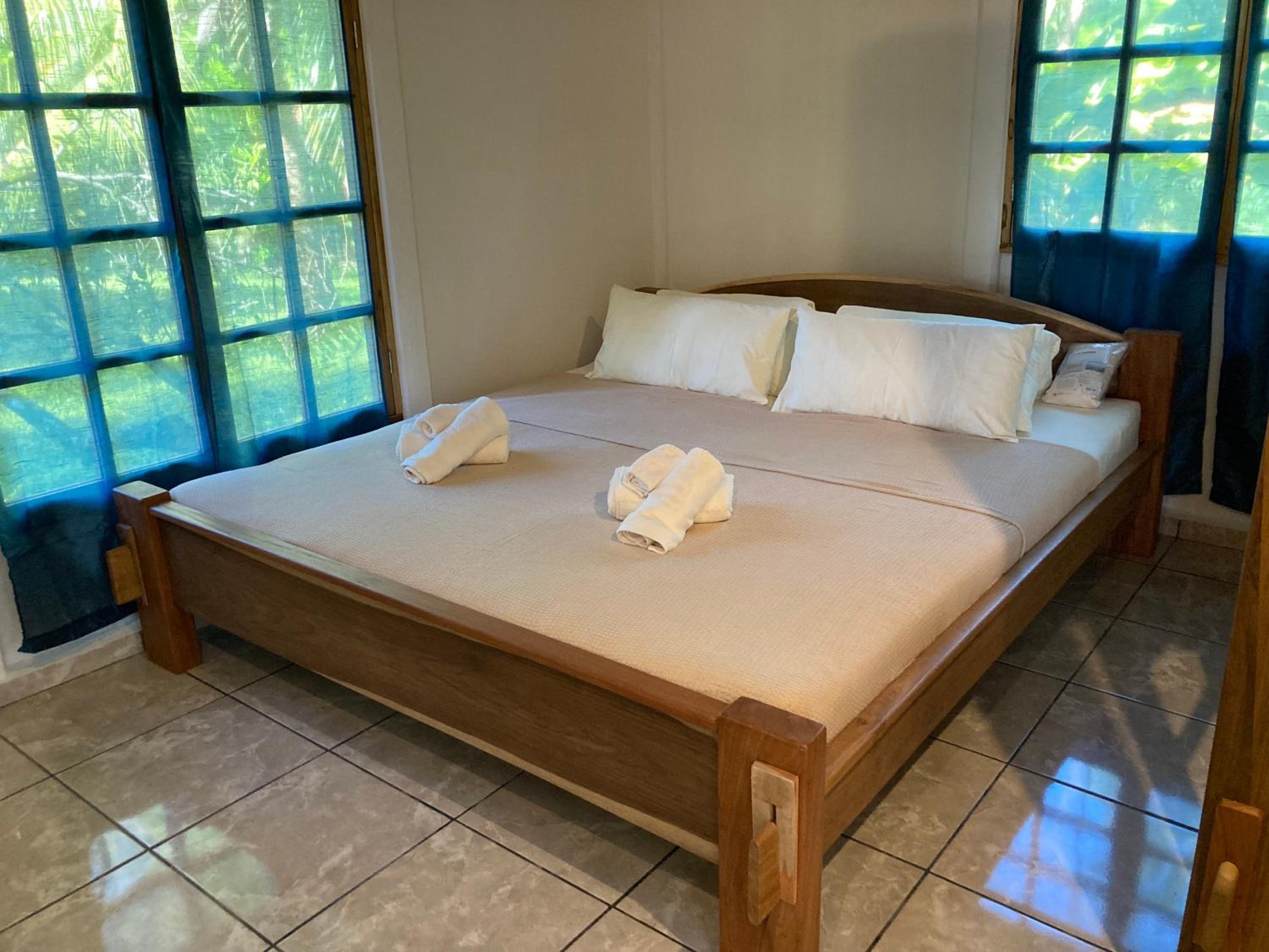 Pura Vida Vegana view 2