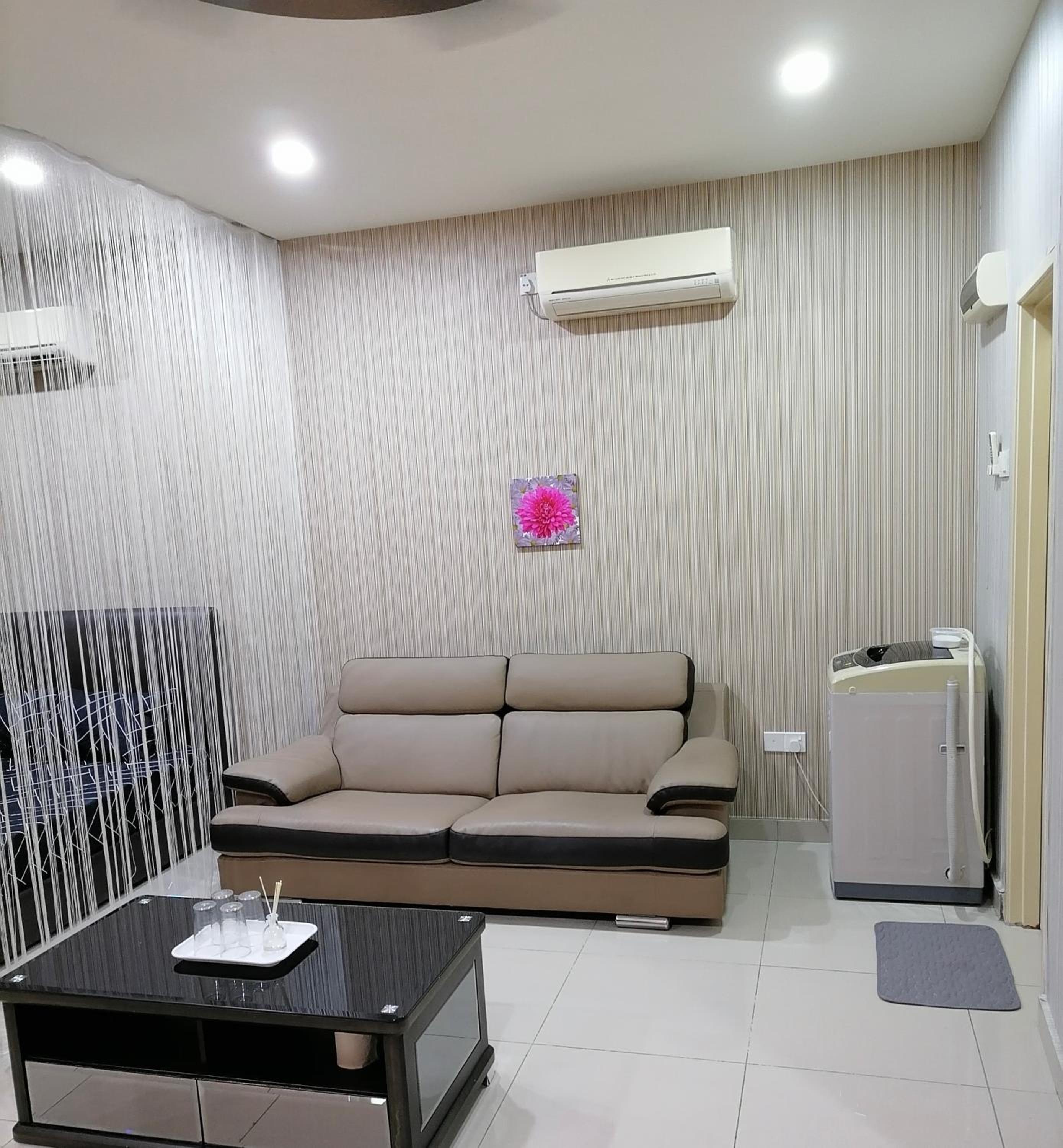 03A-Mount Austin Palazio Studio Homestay for 2pax WIFI