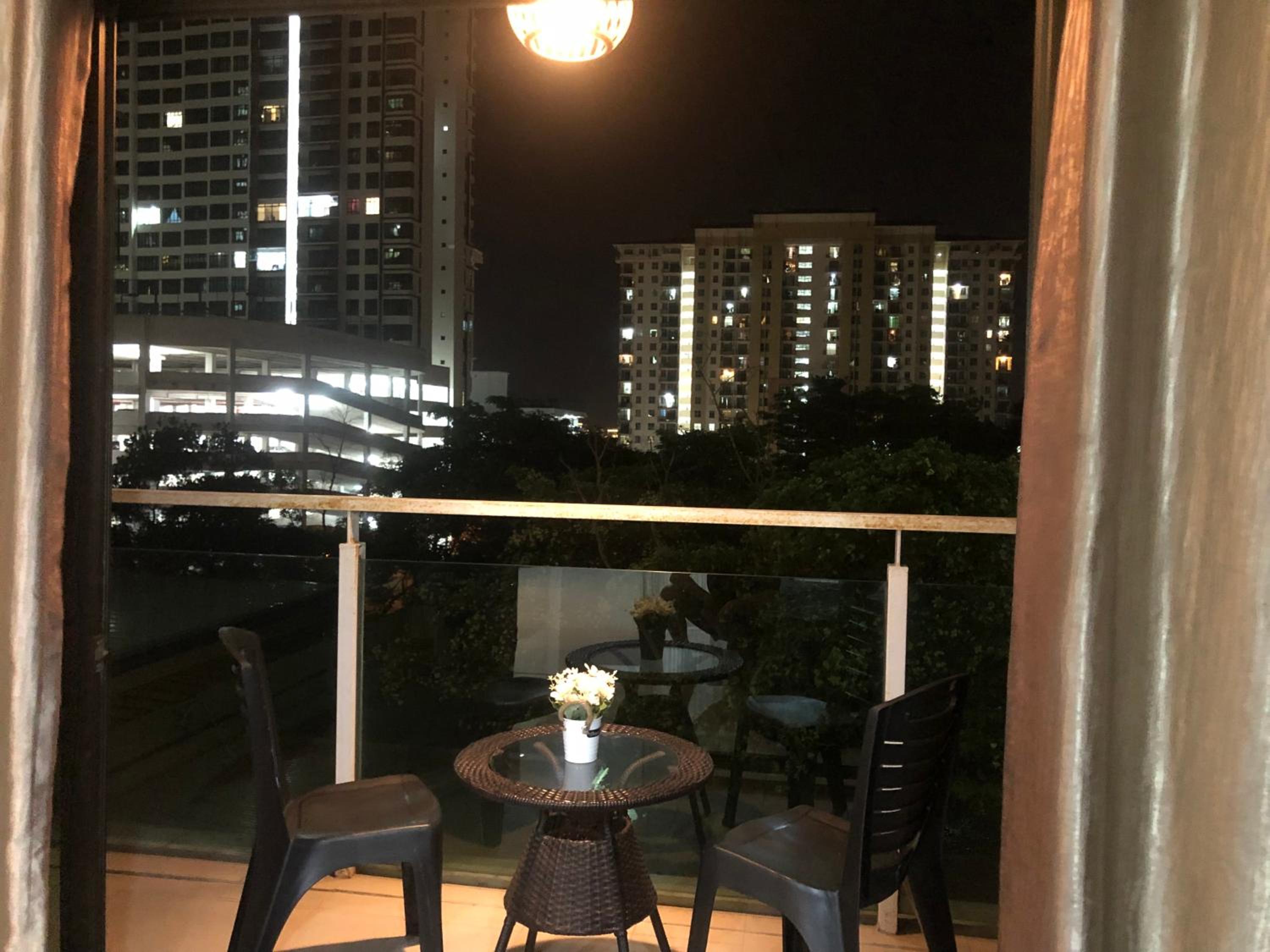 03A-Mount Austin Palazio Studio Homestay for 2pax WIFI