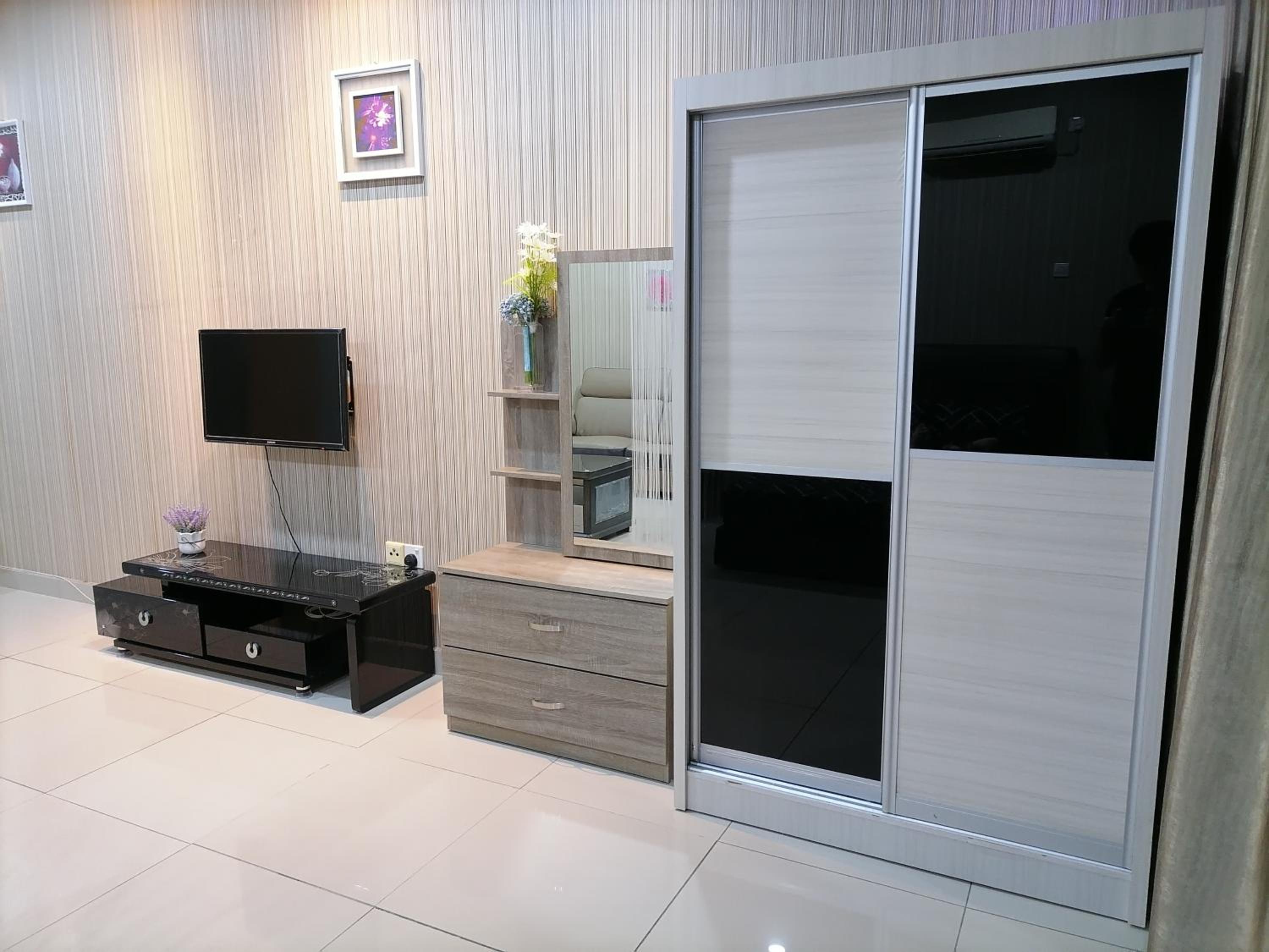 03A-Mount Austin Palazio Studio Homestay for 2pax WIFI