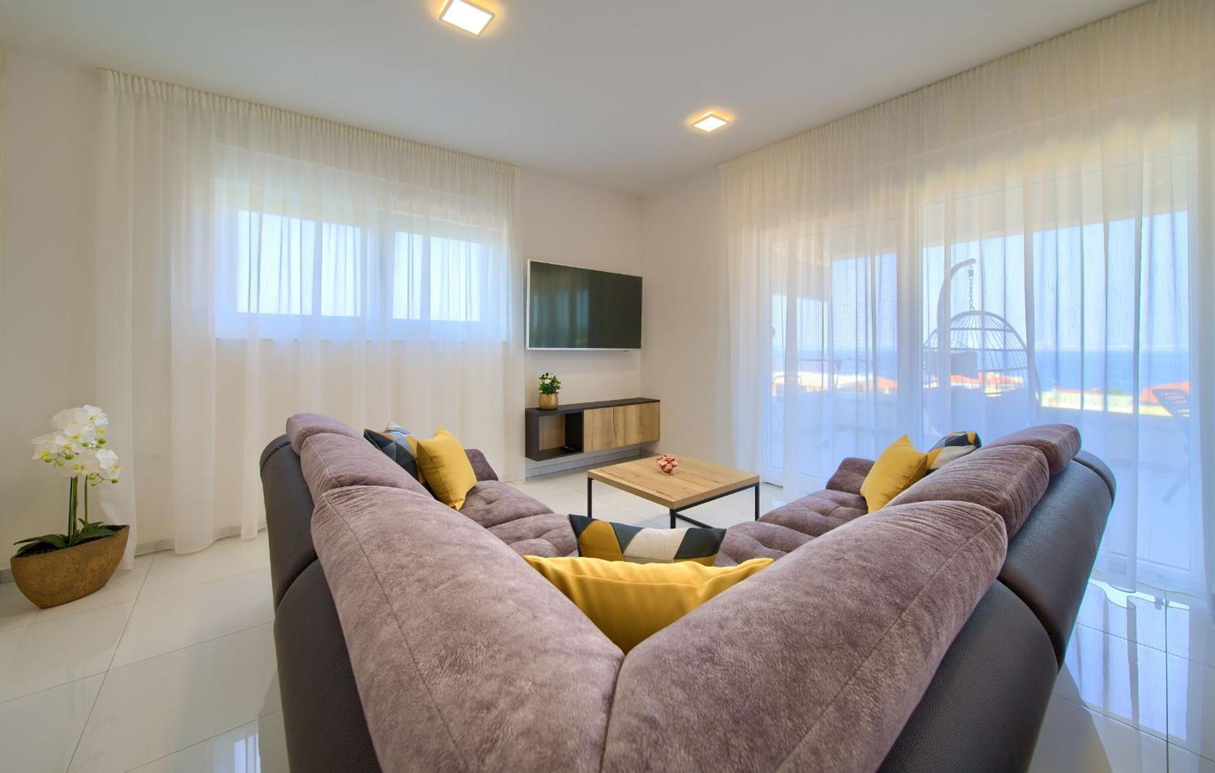 Apartment Crystal Aura 2 view 2