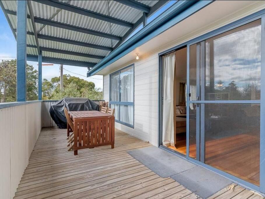 Cowes Vacations - Phillip Island Time - Large home with self-contained apartment sleeps 11 - Property Image 2