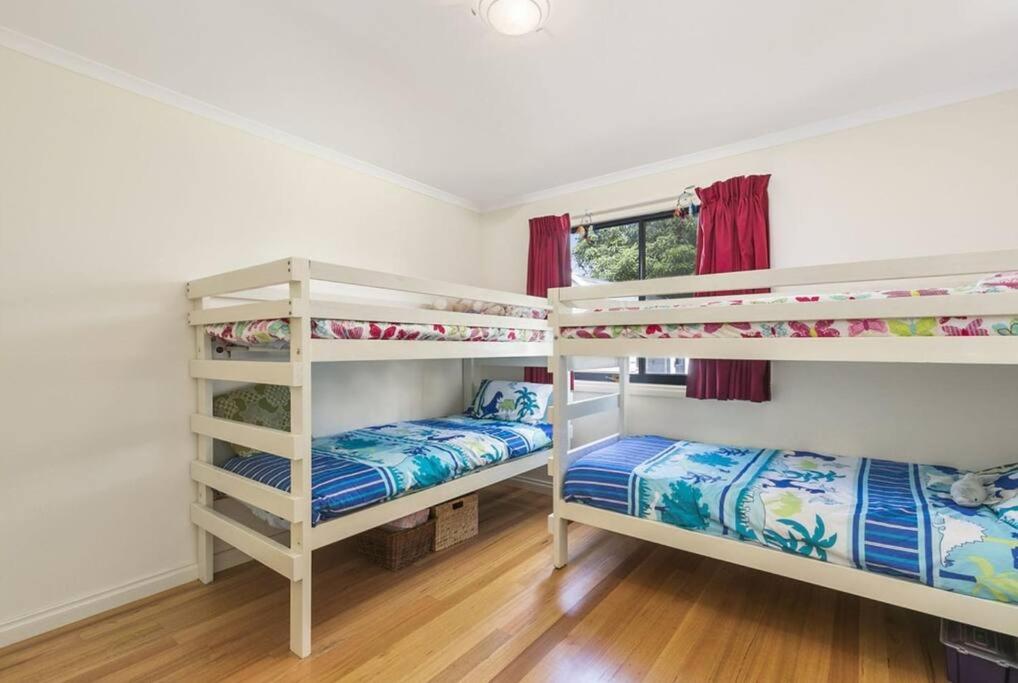 Cowes Vacations - Phillip Island Time - Large home with self-contained apartment sleeps 11 - Property Image 11