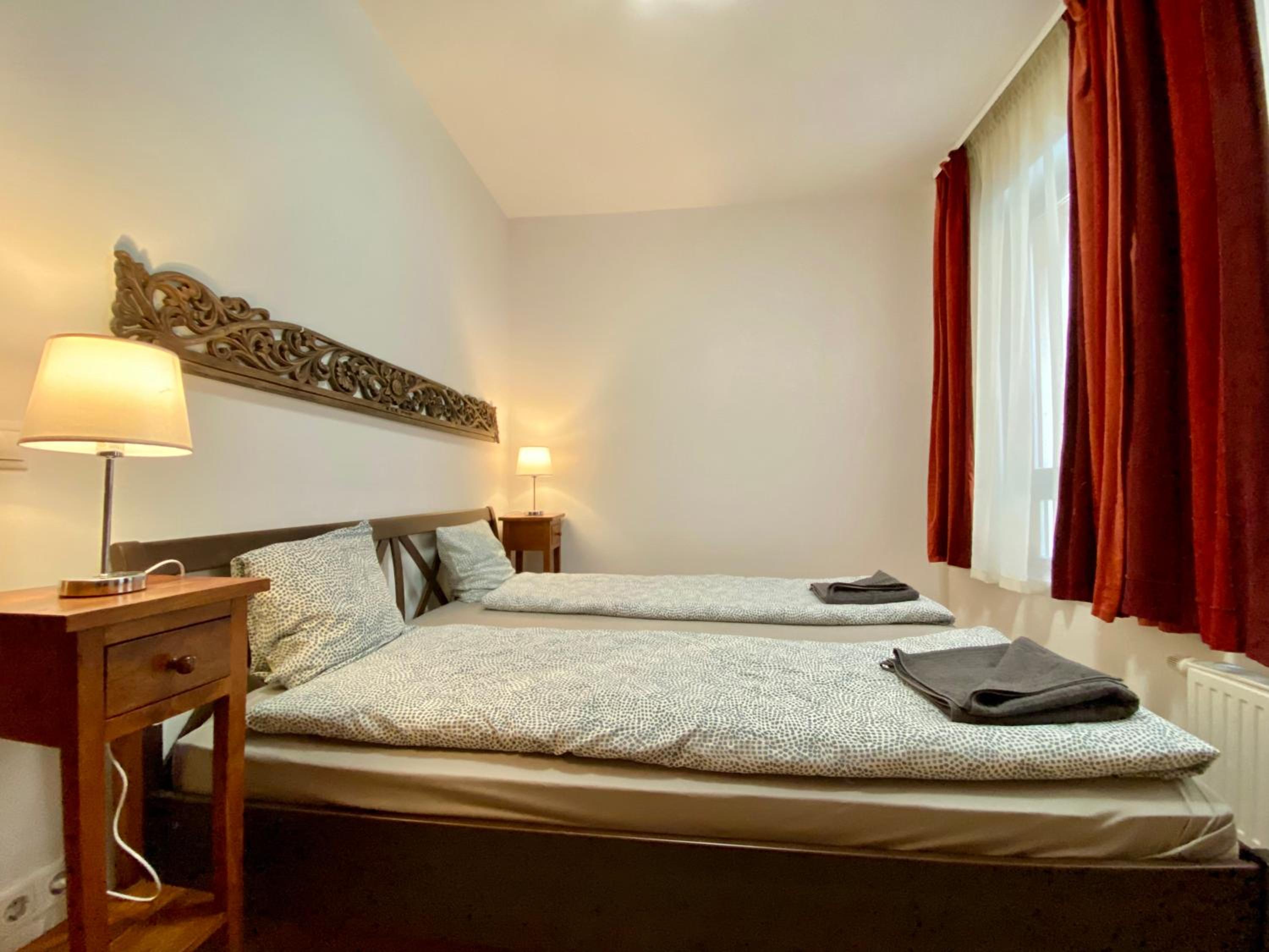 Downtown Vibe Vizz II apts w private balcony view 3