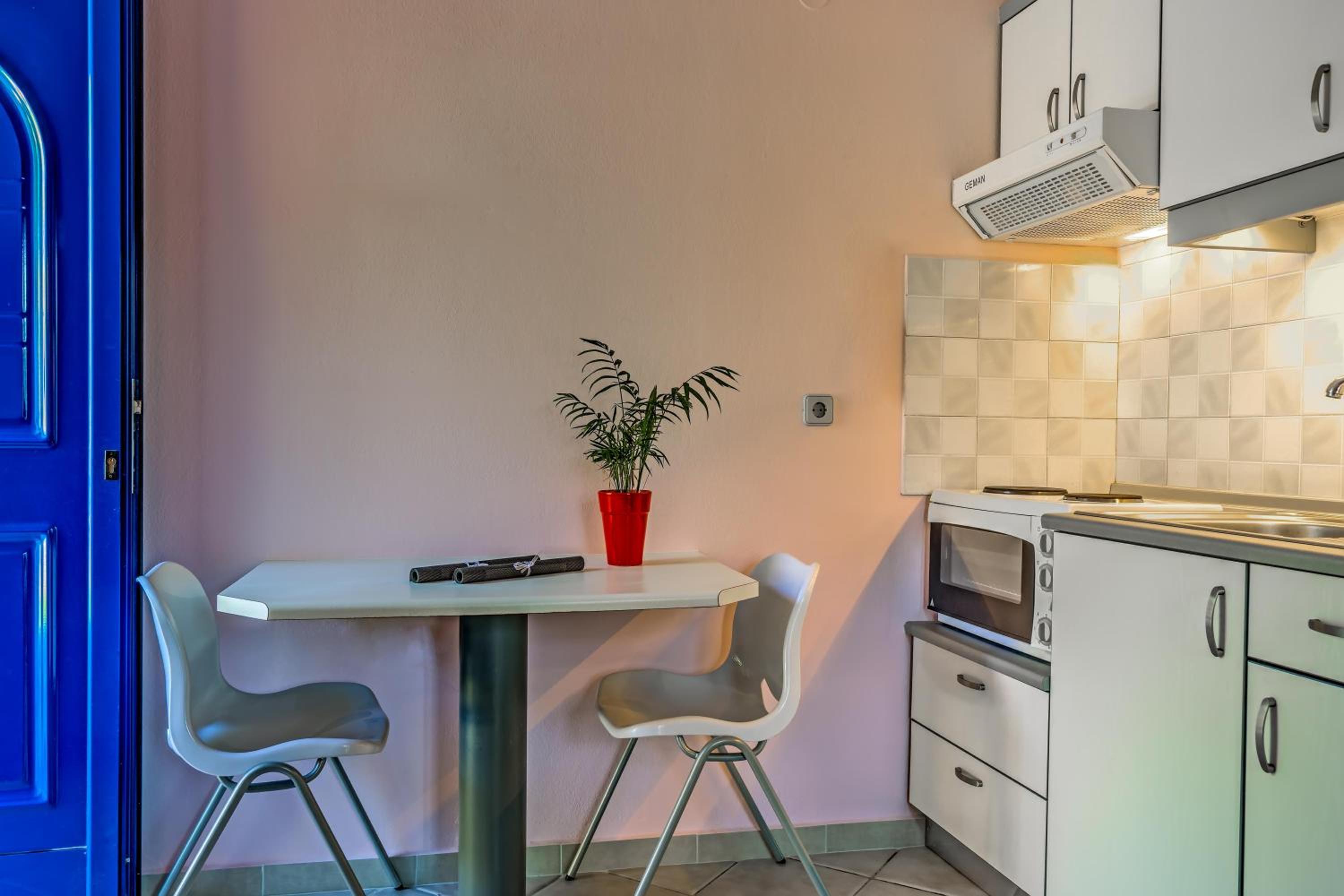 Sea Breeze Corner, Cozy Flat near the Beach view 5
