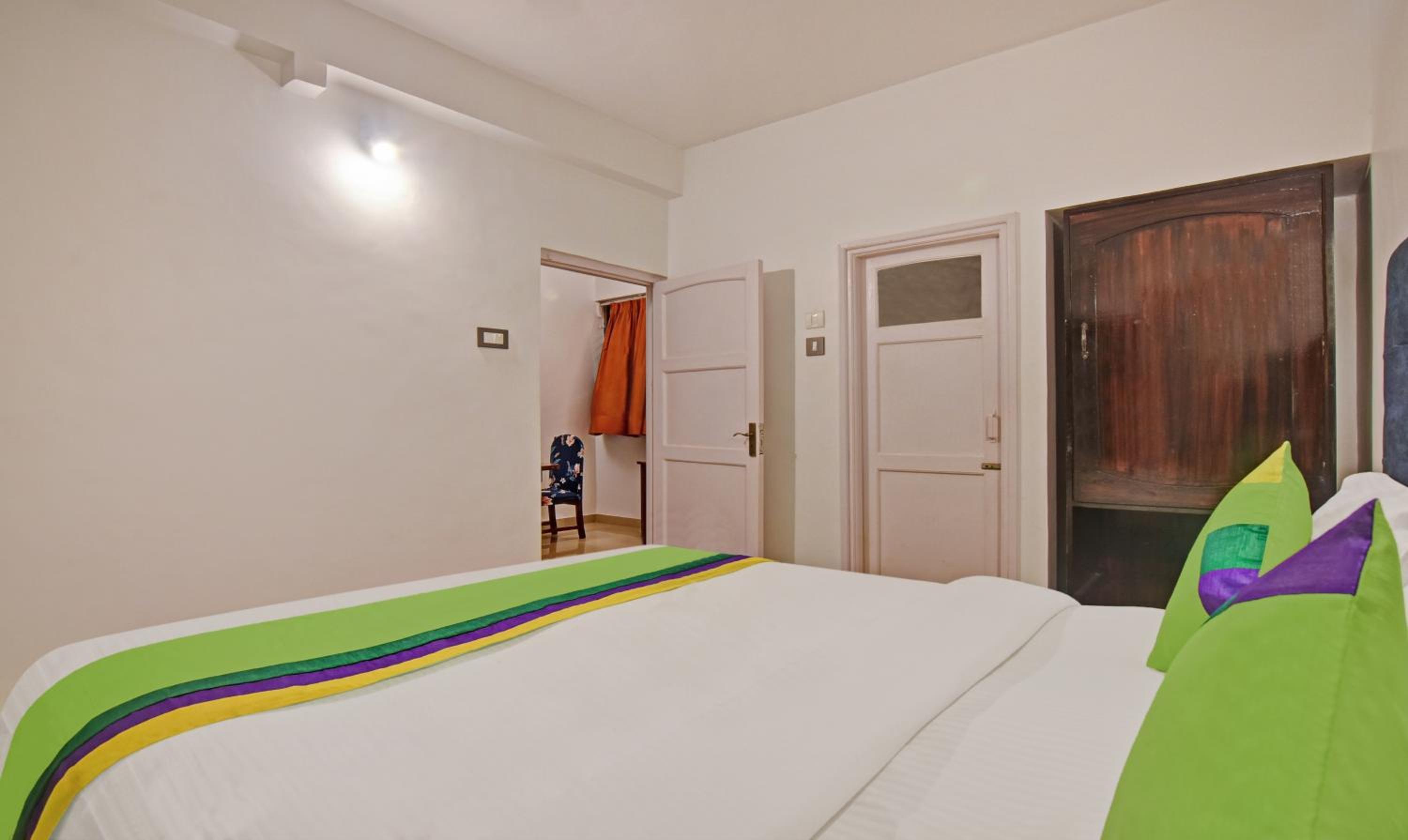 Santa Monica Resort - Calangute